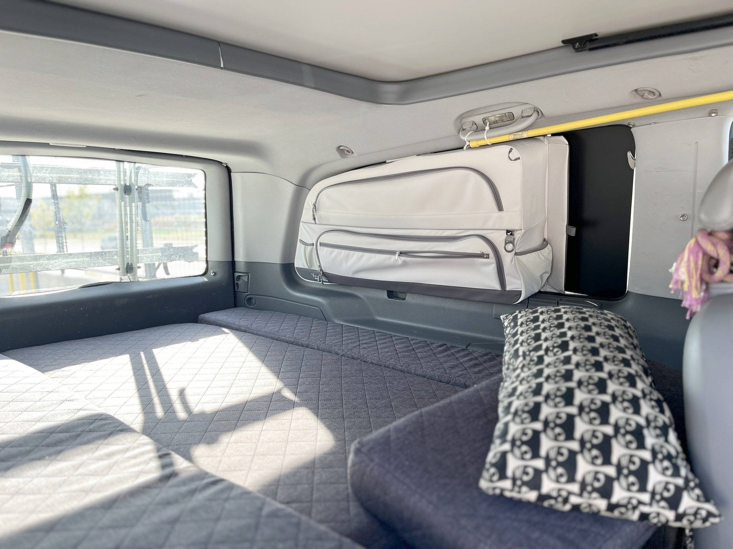 Berth Mercedes Mercedes - Yescapa
