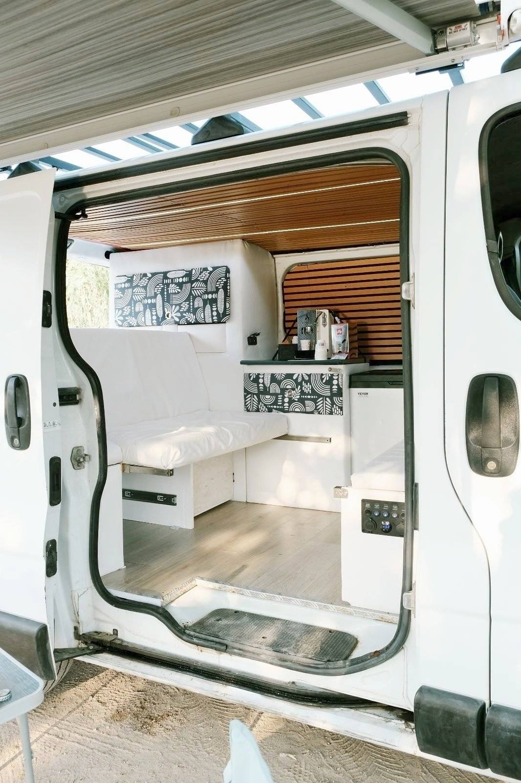 Coin repas Renault Trafic - Yescapa