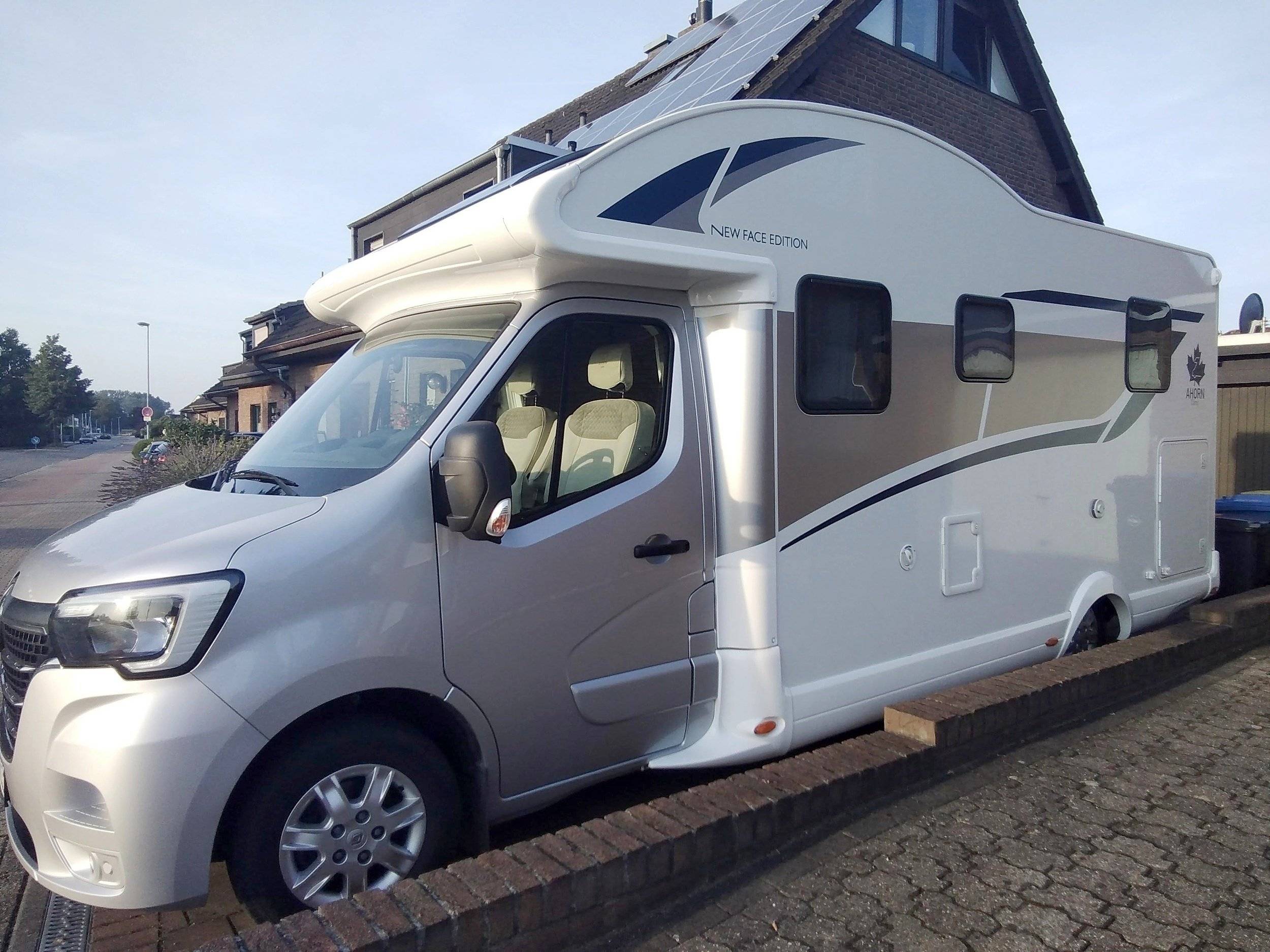 Ahorn 690 T Nee Face Edition