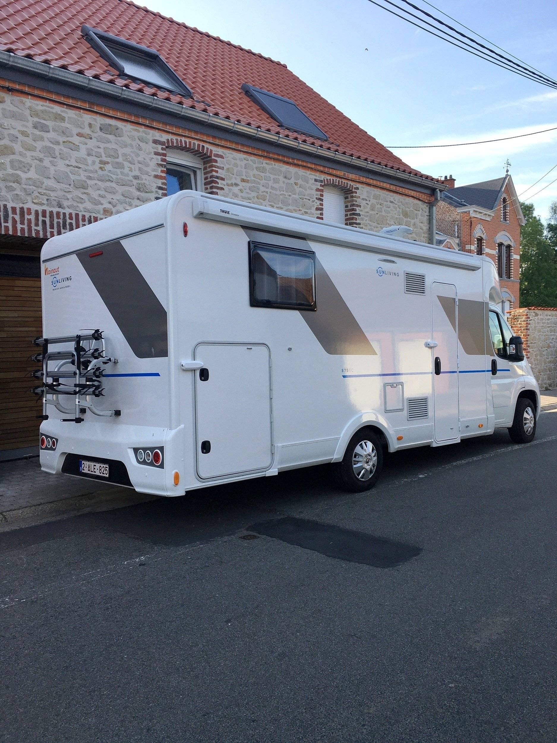 Adria Sunliving Sunliving SC75C