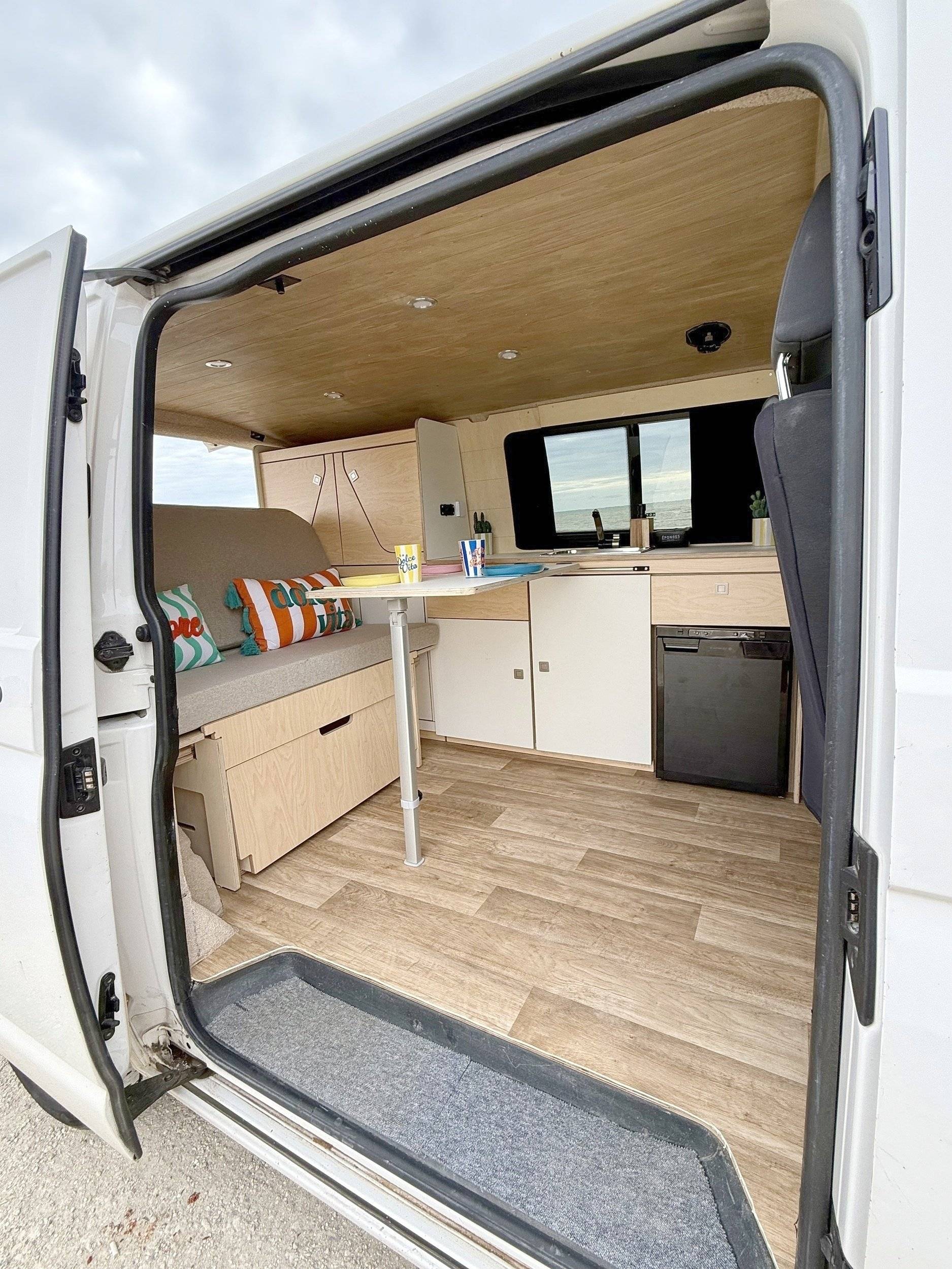 Volkswagen T5 2,0 l 102 ch