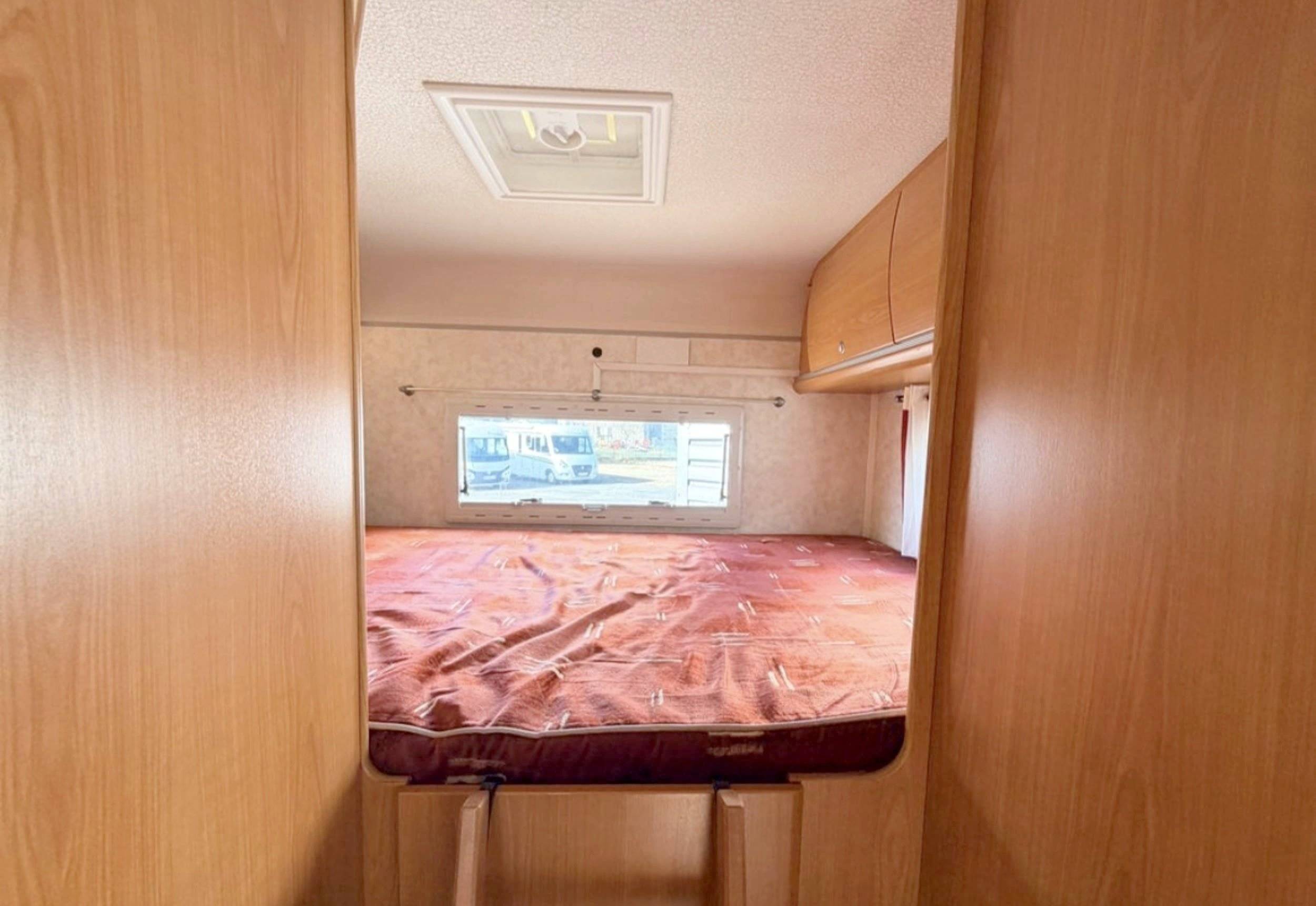 Couchages Fiat Ducato 2.8 JTD - Yescapa