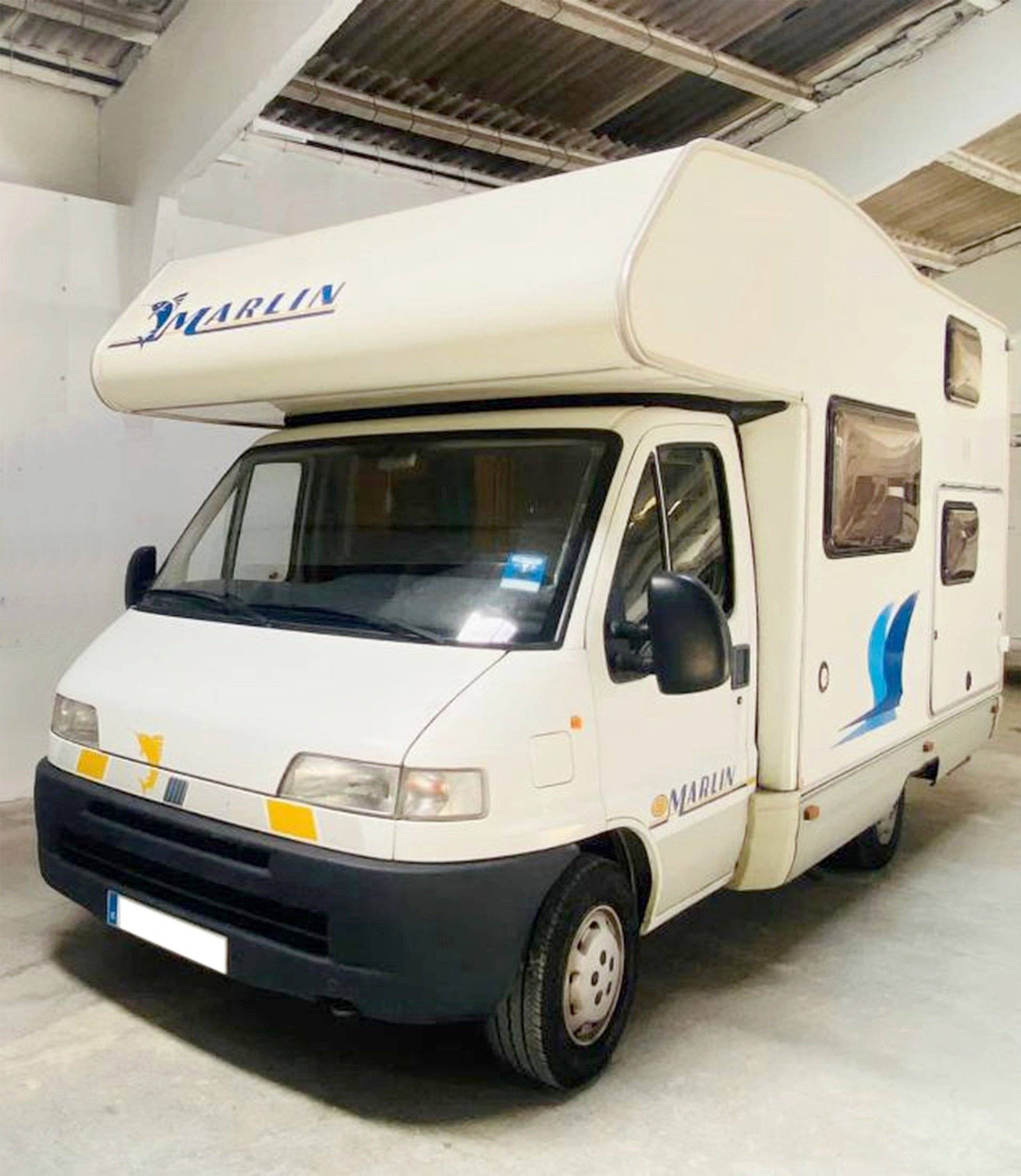 Front view from 3/4 Fiat - Yescapa