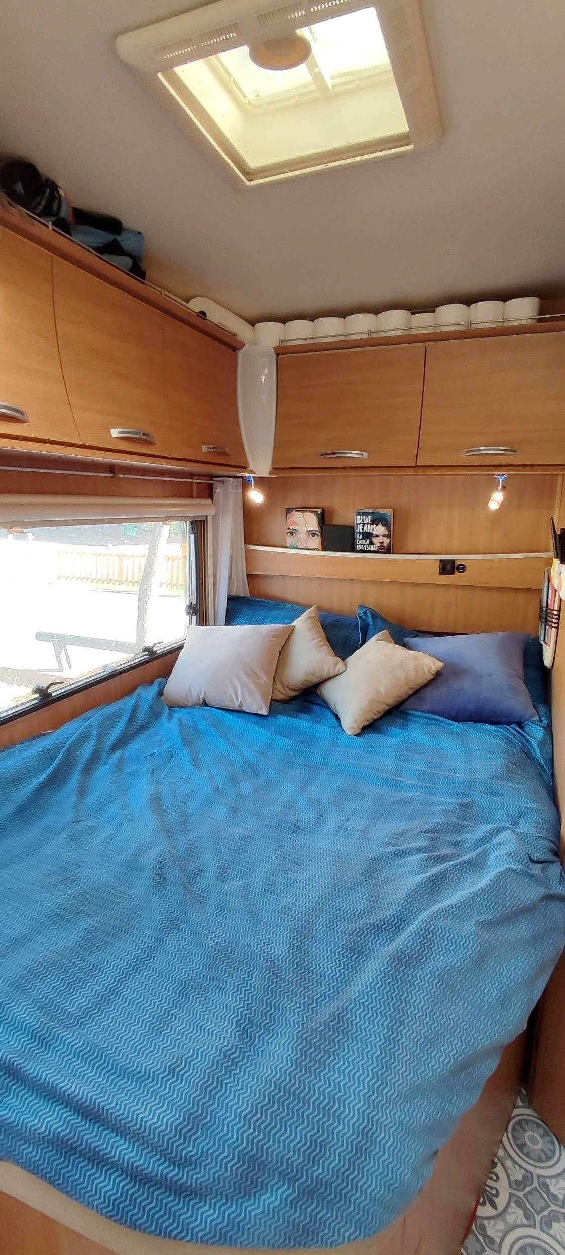 Berth Fiat Ducato 2300cc - Yescapa