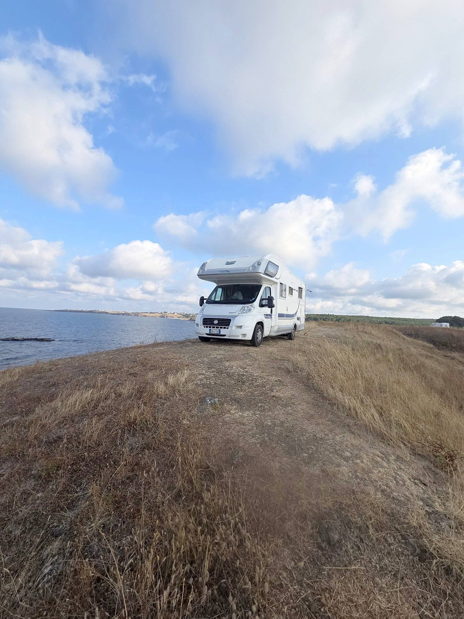 Front view from 3/4 Fiat Ducato 3,0 l 160 ch - Yescapa
