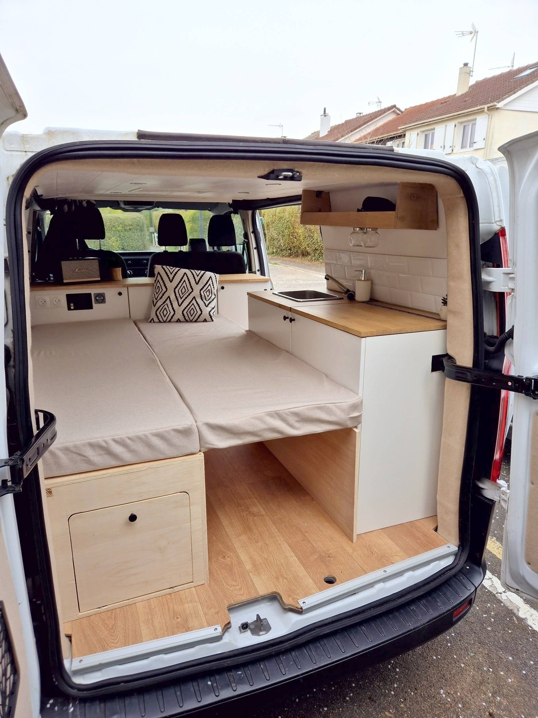 Ford Custom 2,0 l 130 ch