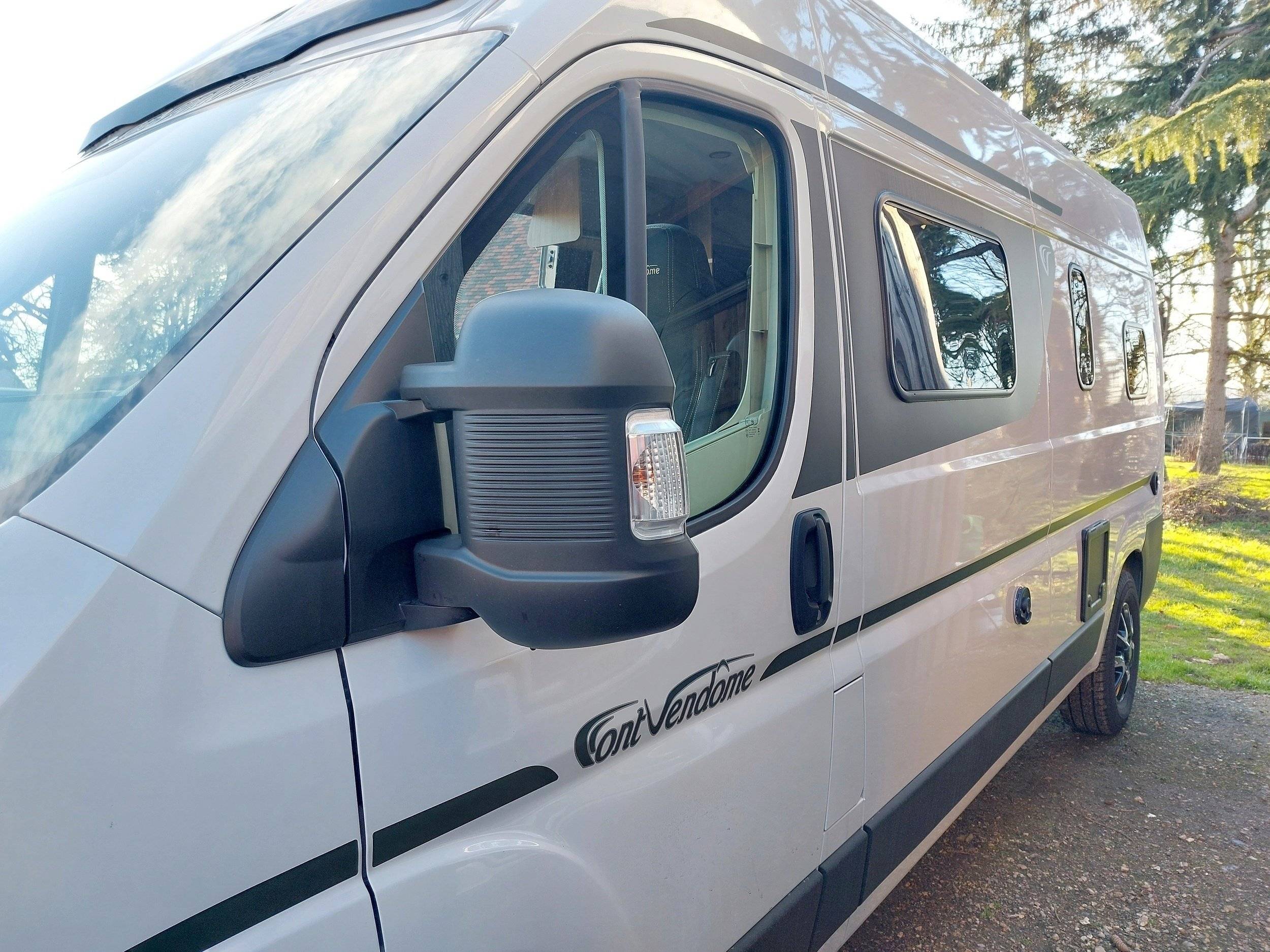 Font Vendôme font vendôme leader camp