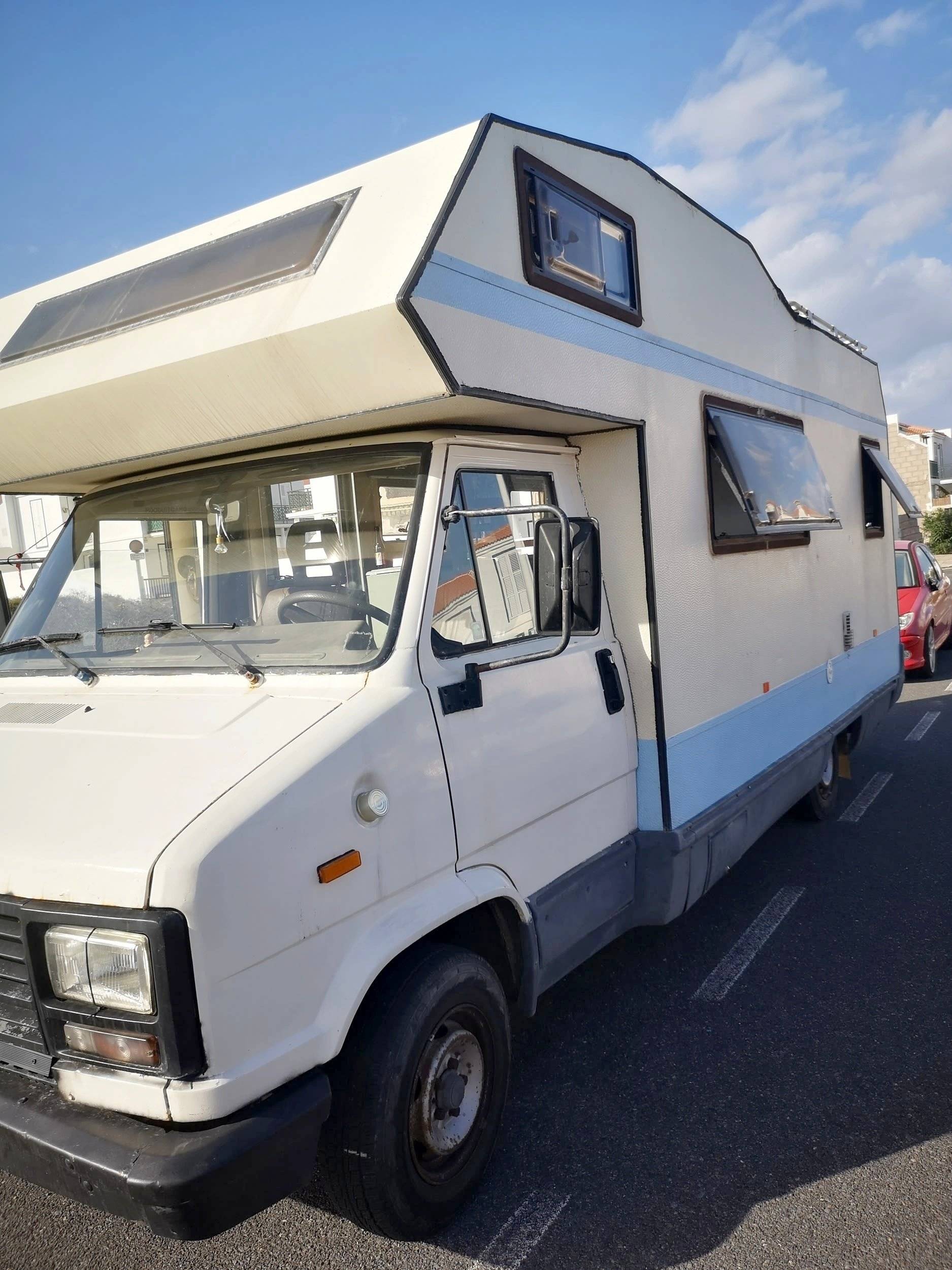 Voorkant 3/4 Fiat Ducato 2,8 l 115 ch/Al-Ko - Yescapa