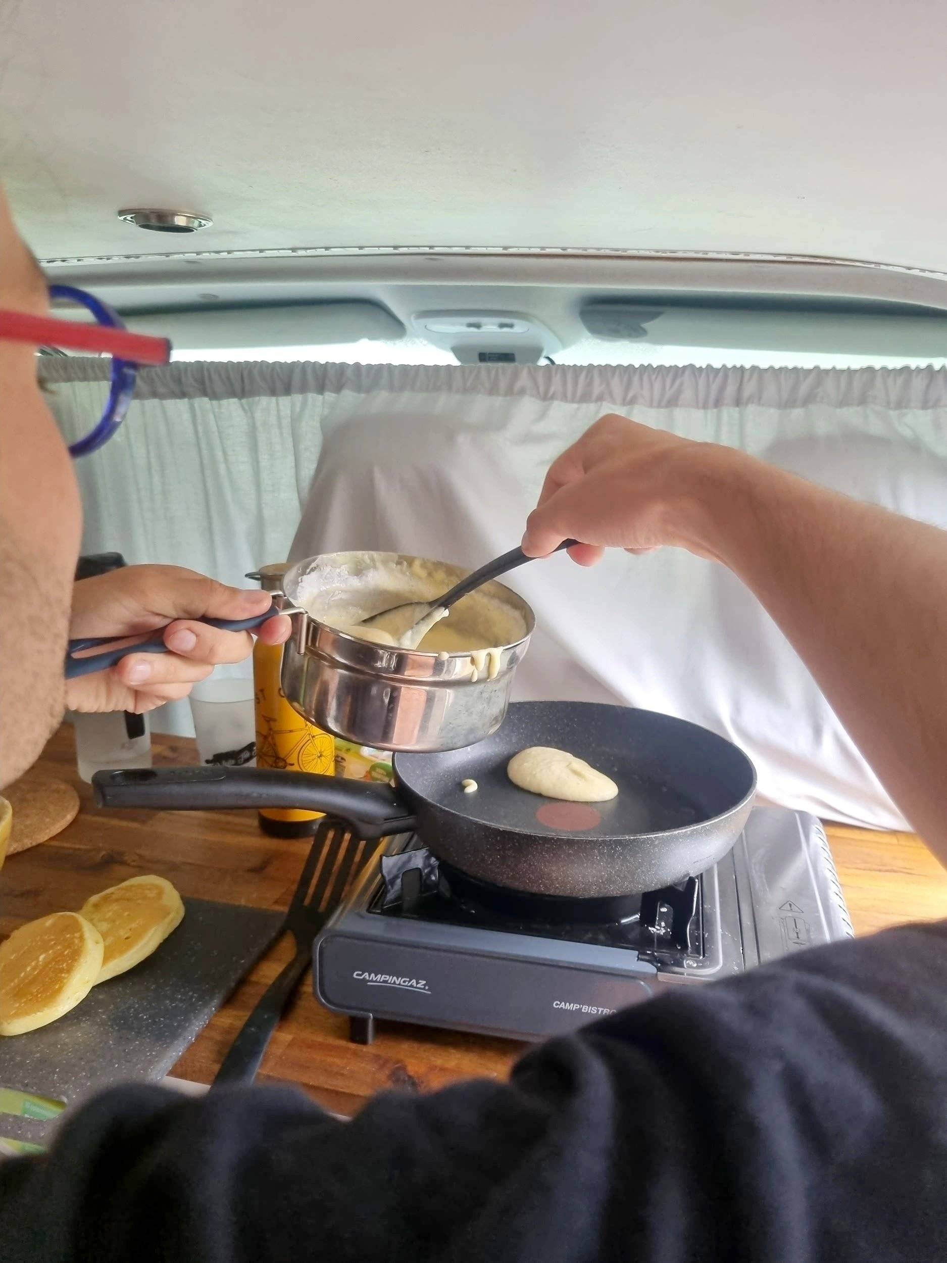 Angolo cucina Opel Vivaro - Yescapa