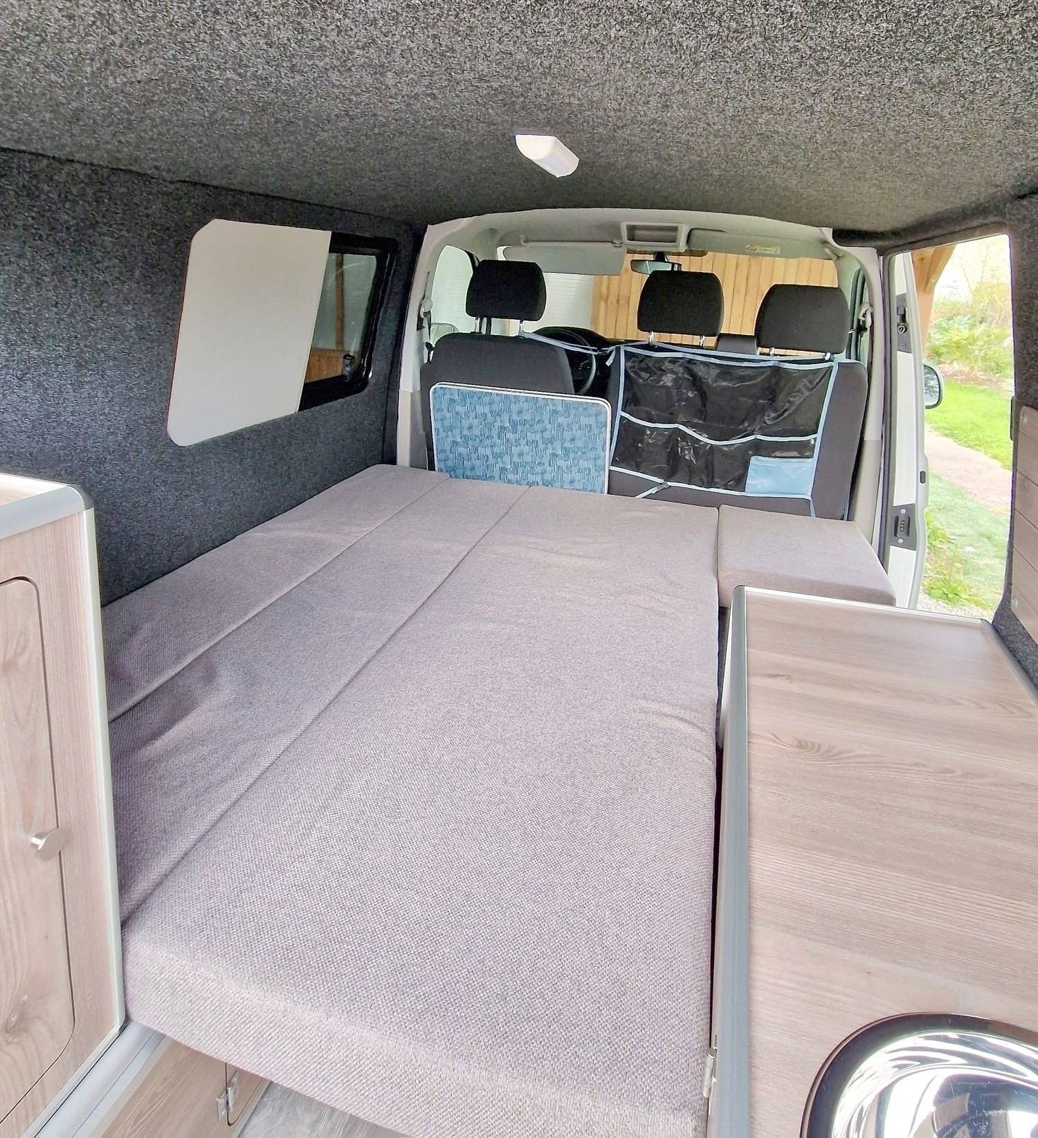 Slaapplaatsen Volkswagen Volkswagen T6 - Yescapa