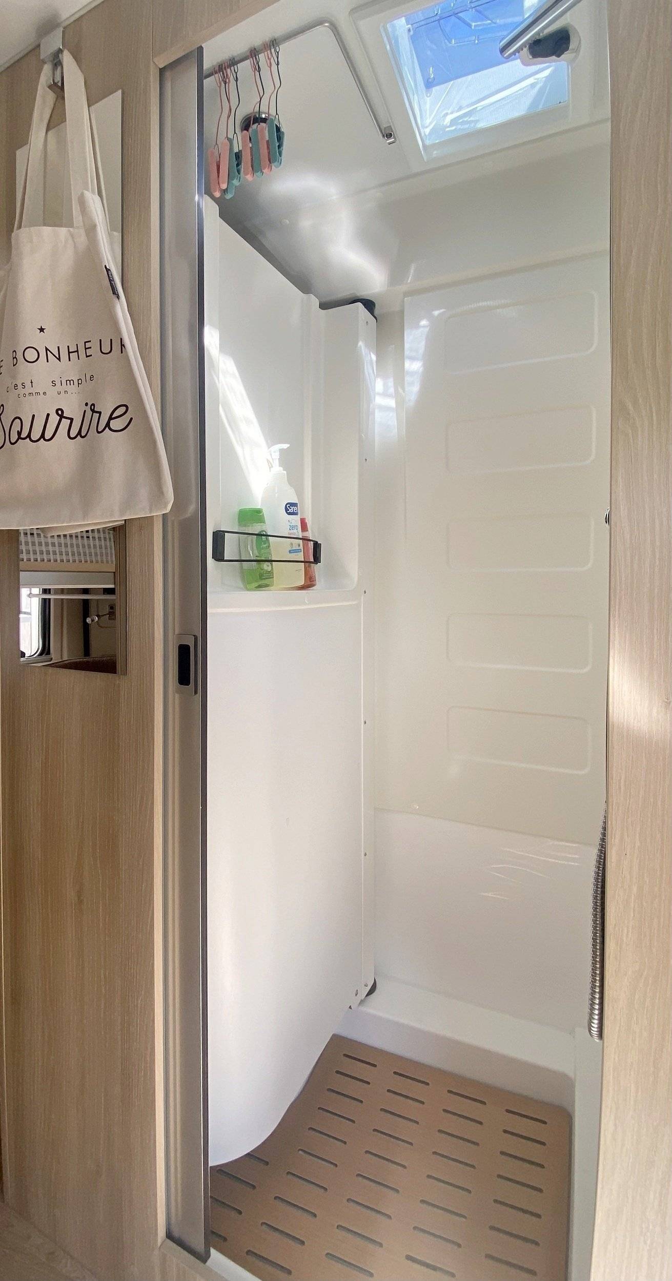 Dreamer Dreamer Family Van