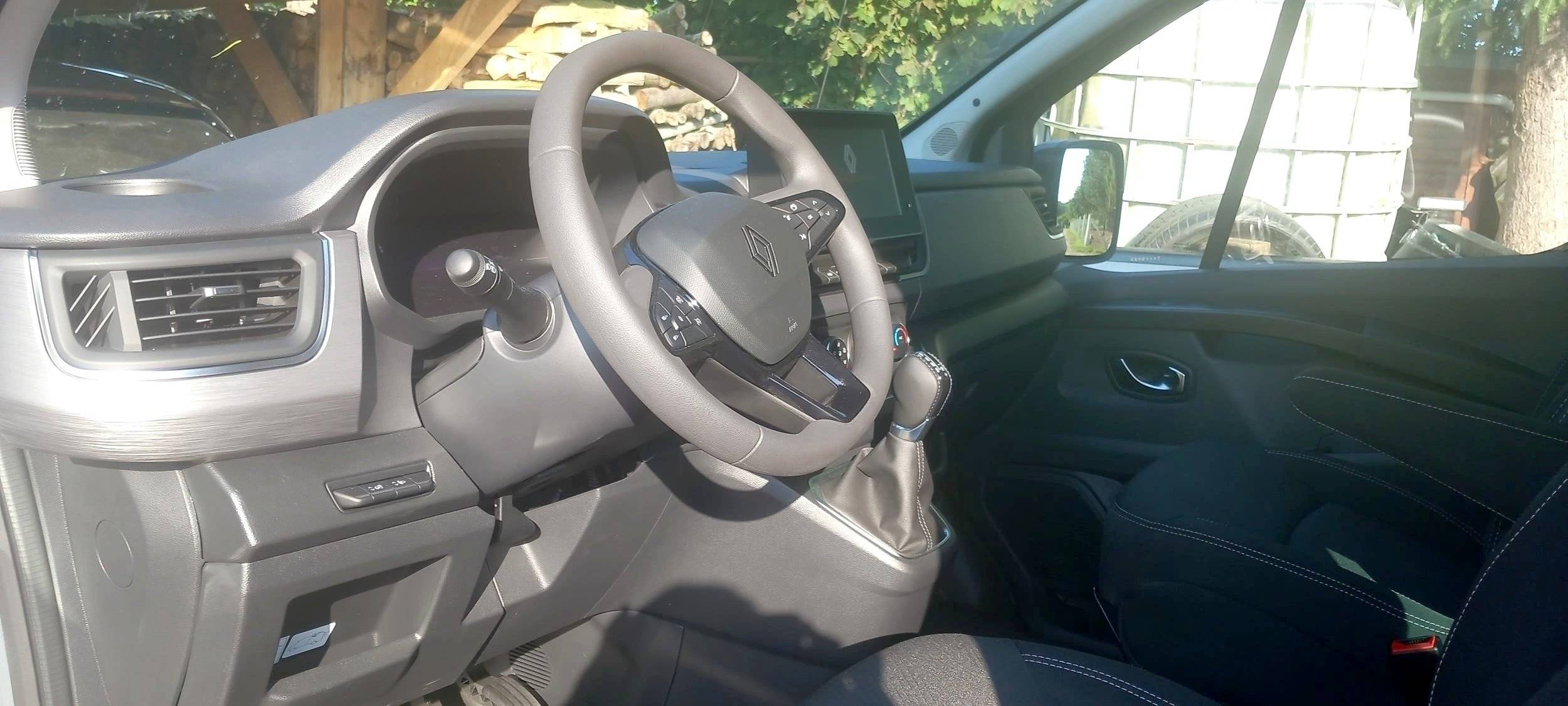 Poste de conduite Renault RENAULT TRAFIC III 2L 150cv - Yescapa