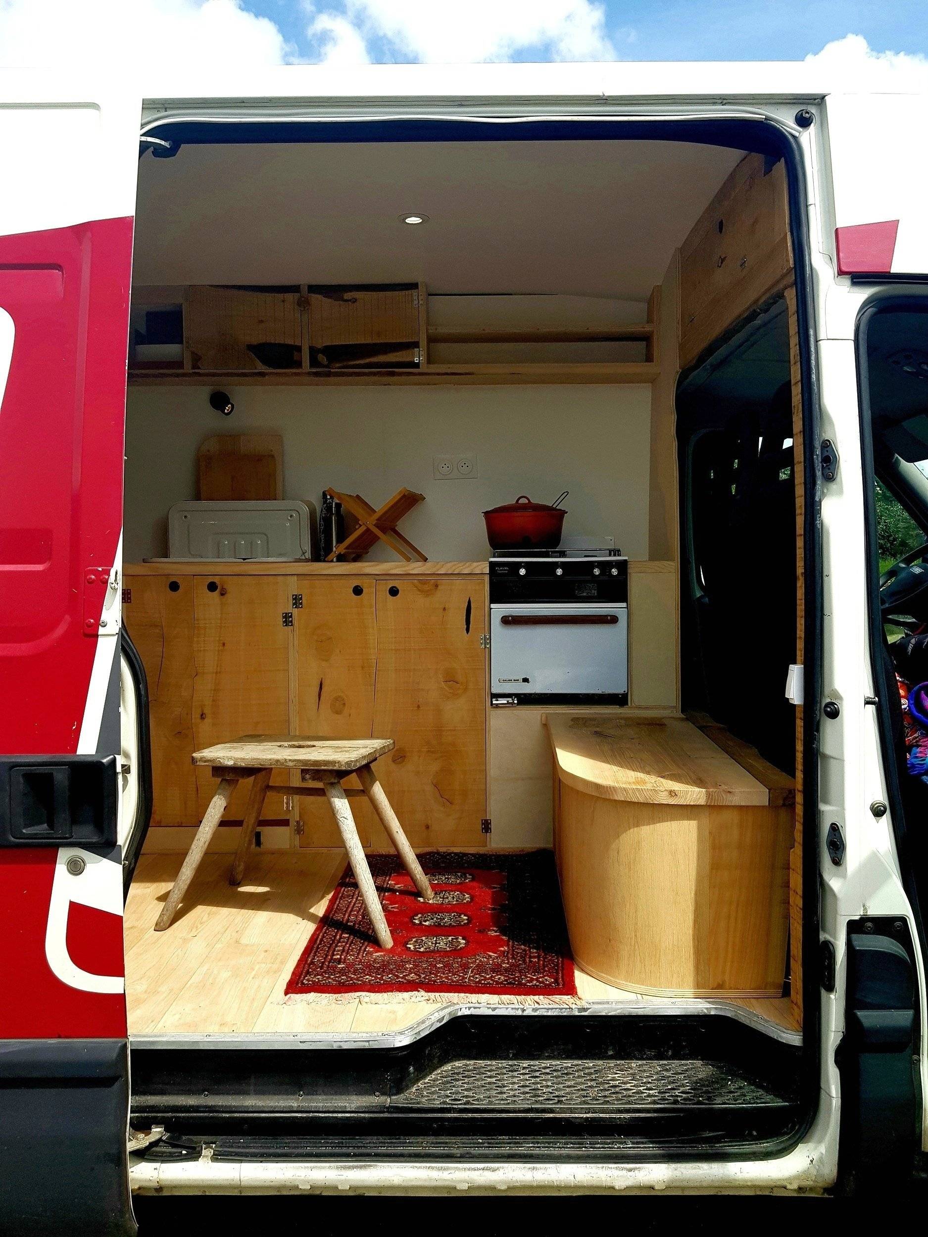 Coin repas Iveco Daily 2,3 HPI 116 ch. - Yescapa