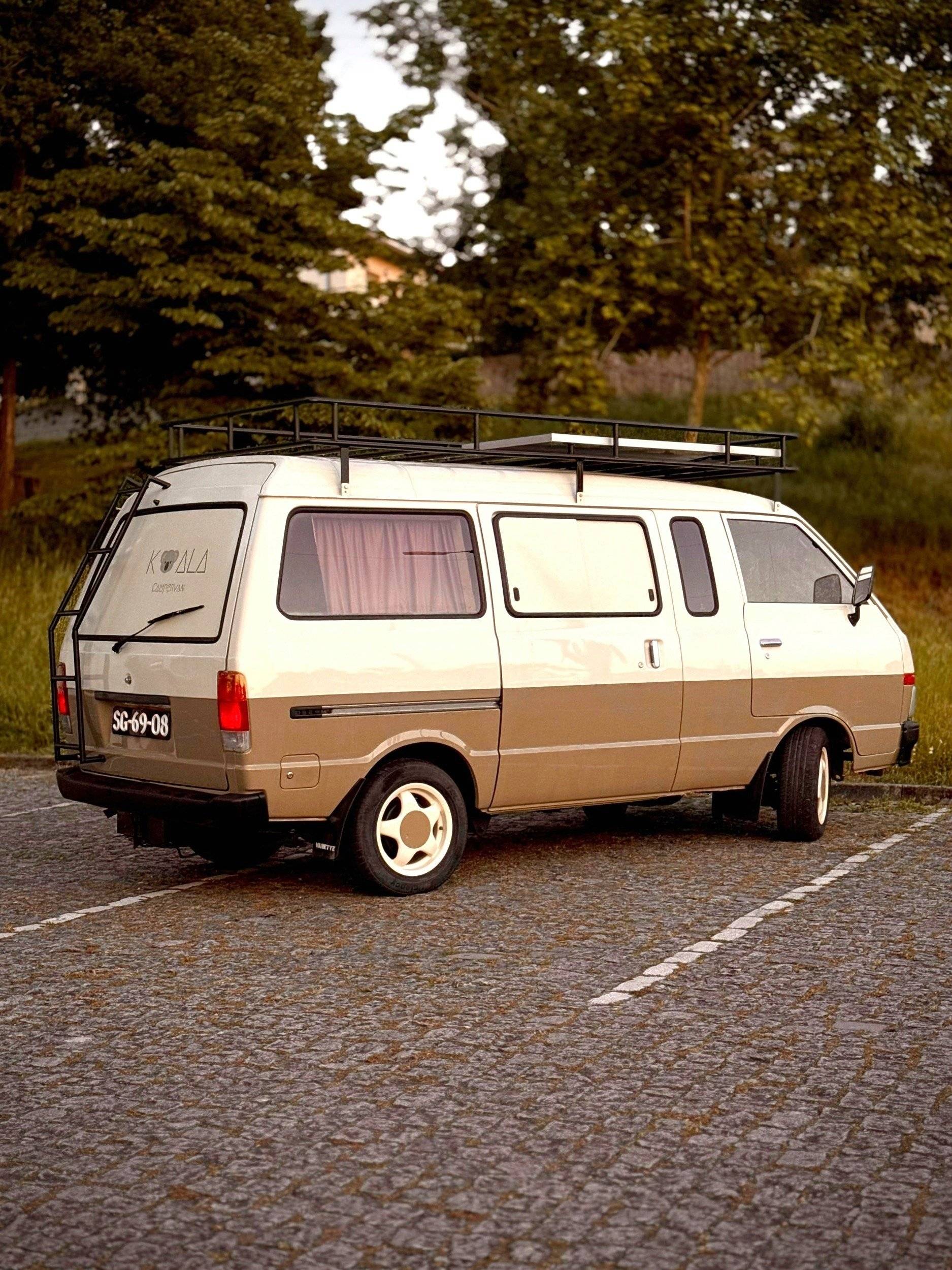 Vista de 3/4 Nissan - Yescapa