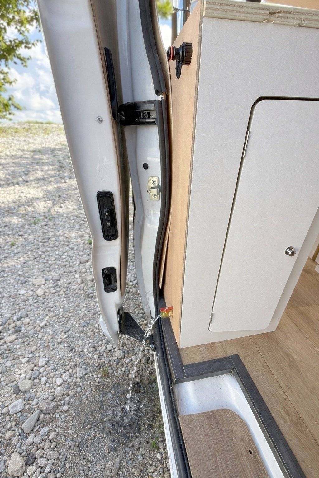 Área de jantar Renault Trafic 115 ch - Yescapa