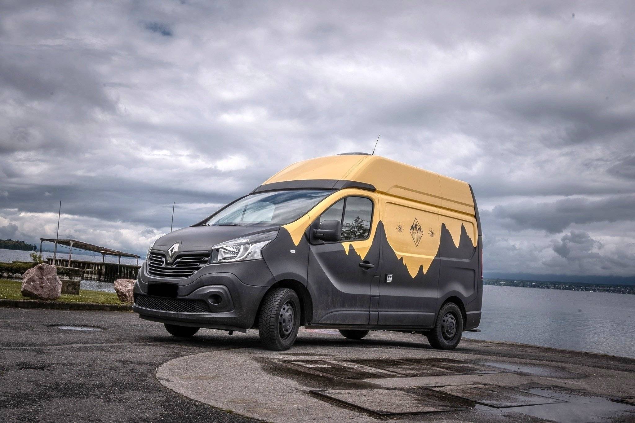 VanRoadEvasion  RENAULT TRAFIC