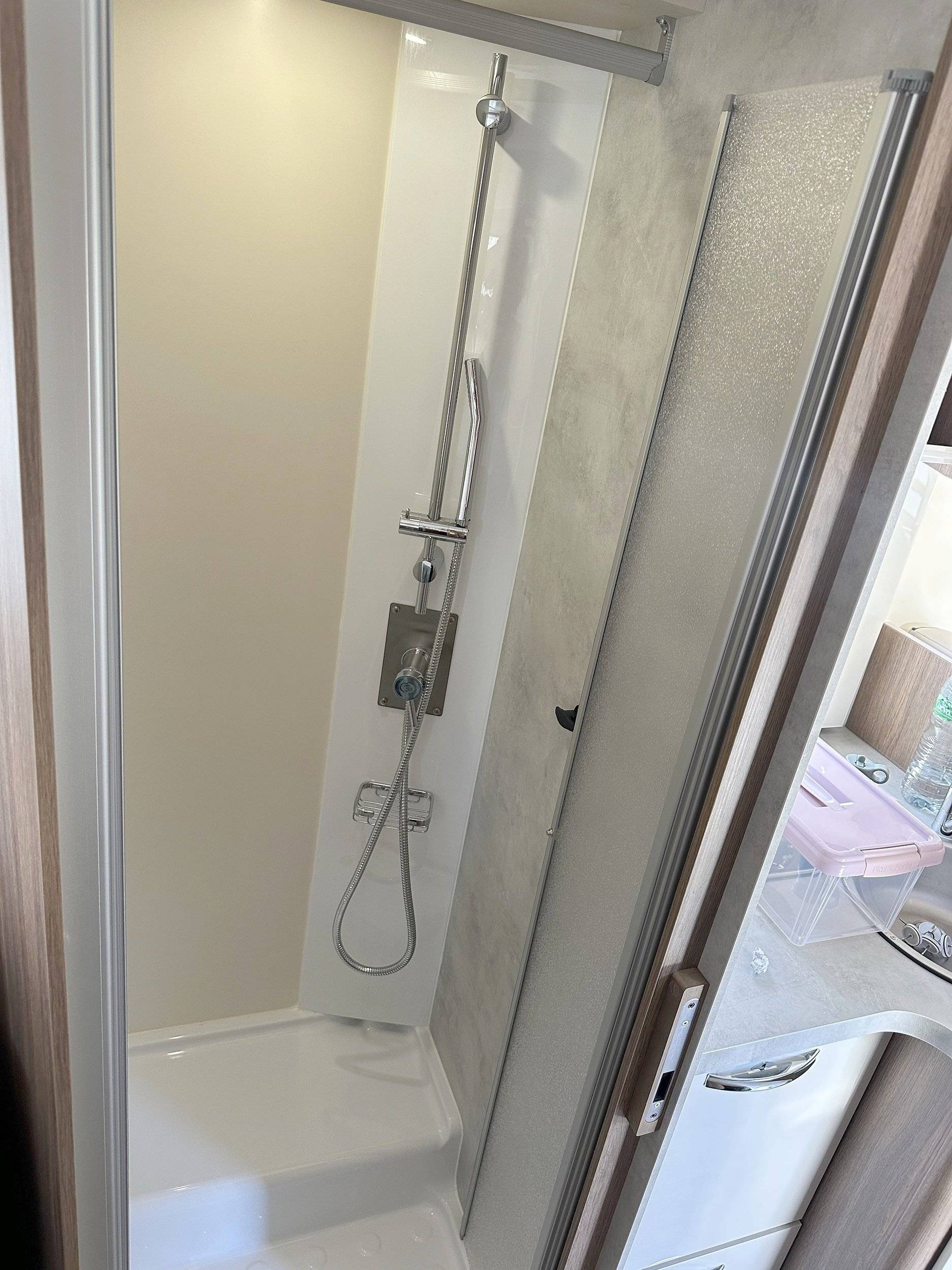 Elnagh Elnagh  Baron