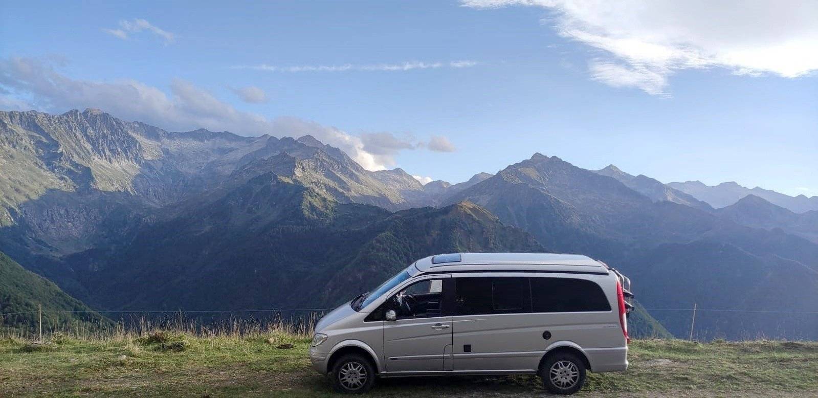 Vista frontale a ¾ Mercedes Mercedes Marco polo - Yescapa