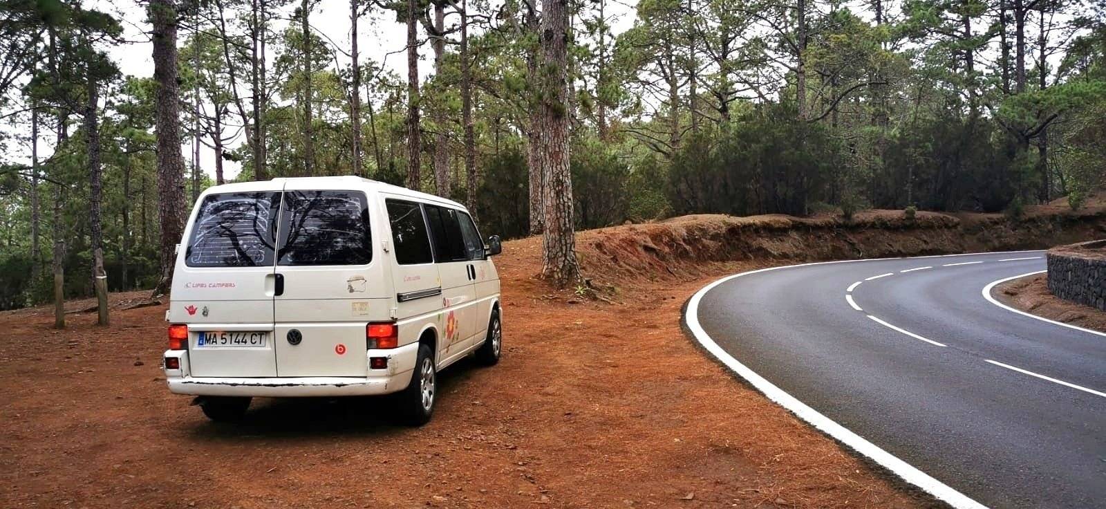 Vista del vehículo ángulo delantero Volkswagen 2.5 - Yescapa