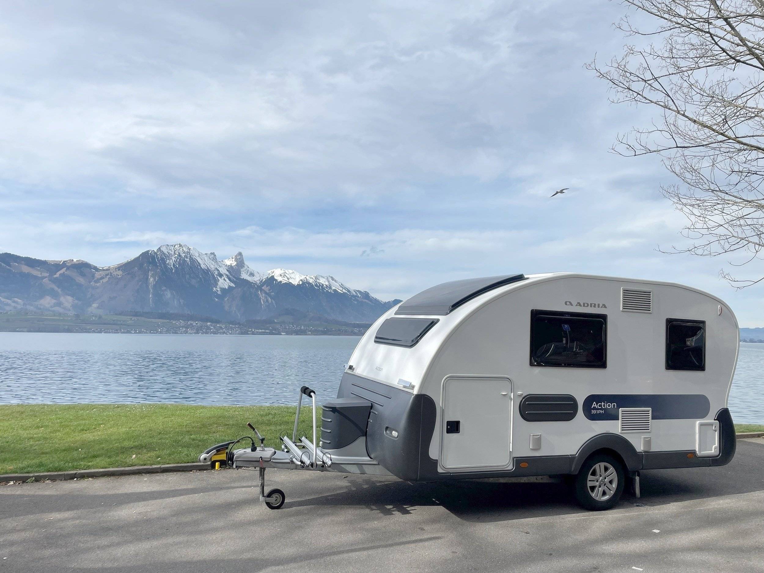 Vista de 3/4 Adria ADRIA - Yescapa