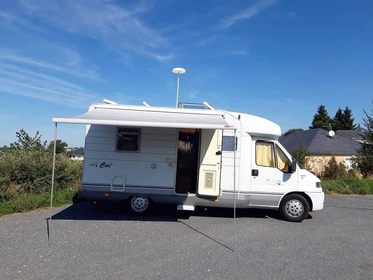 Voorkant 3/4 Fiat fiat ducato 2800 JTD - Yescapa