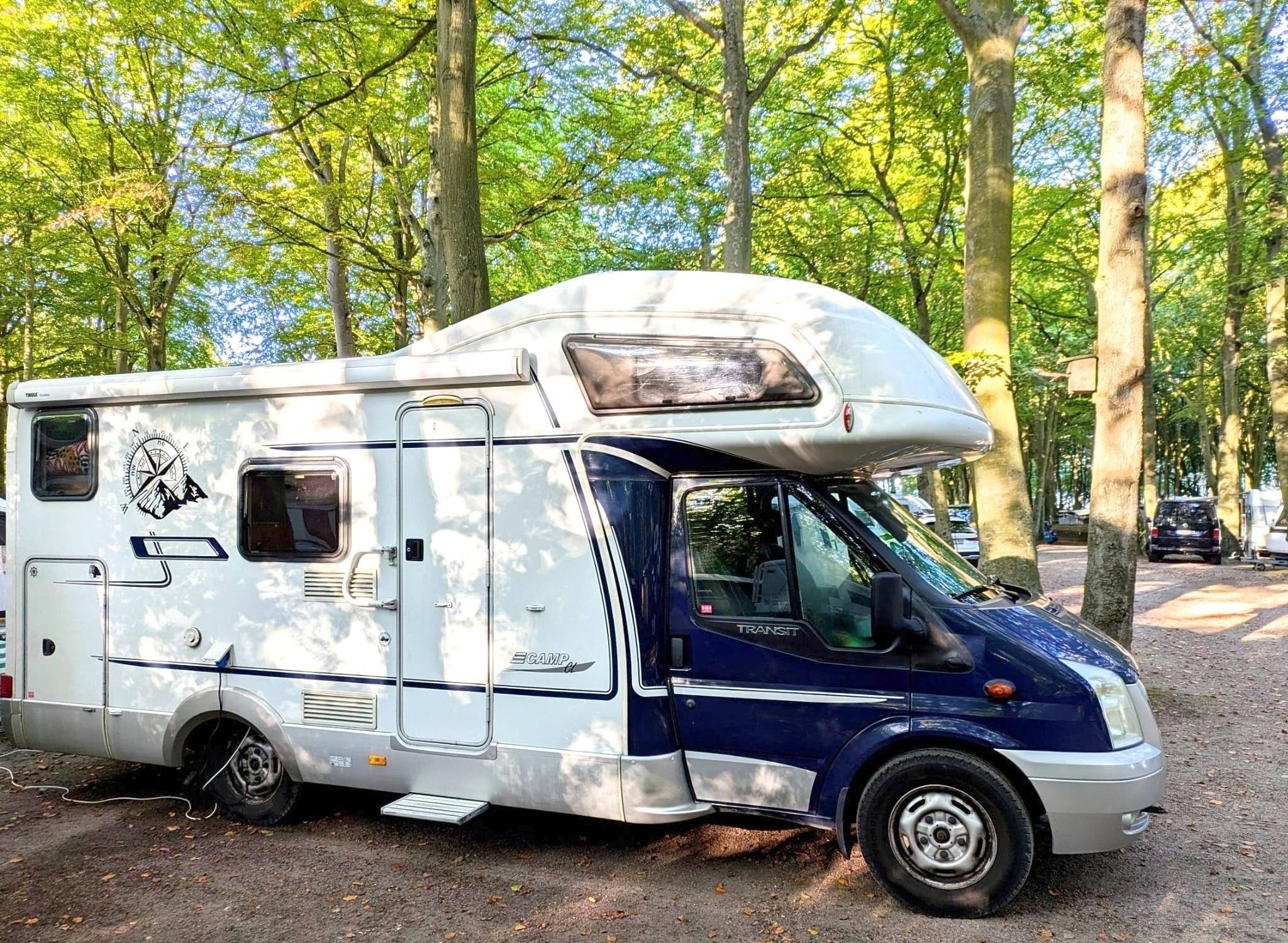 Voorkant 3/4 Ford FORD TRANSIT - Yescapa