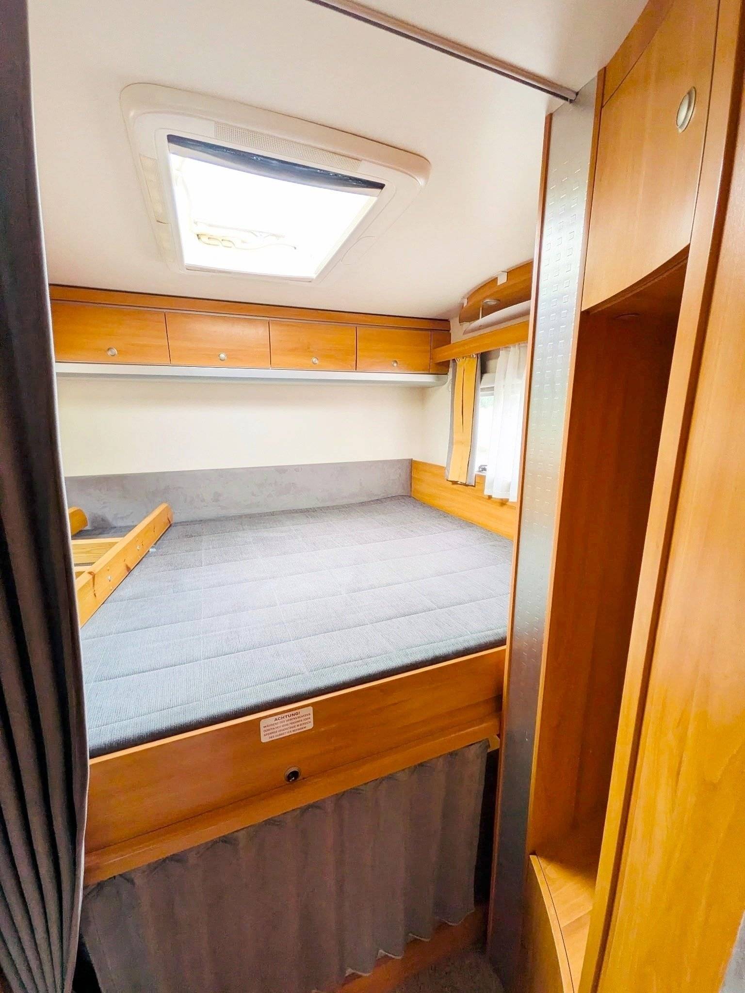 Slaapplaatsen Renault Master 3,0 l. dCi 140 ch. - Yescapa
