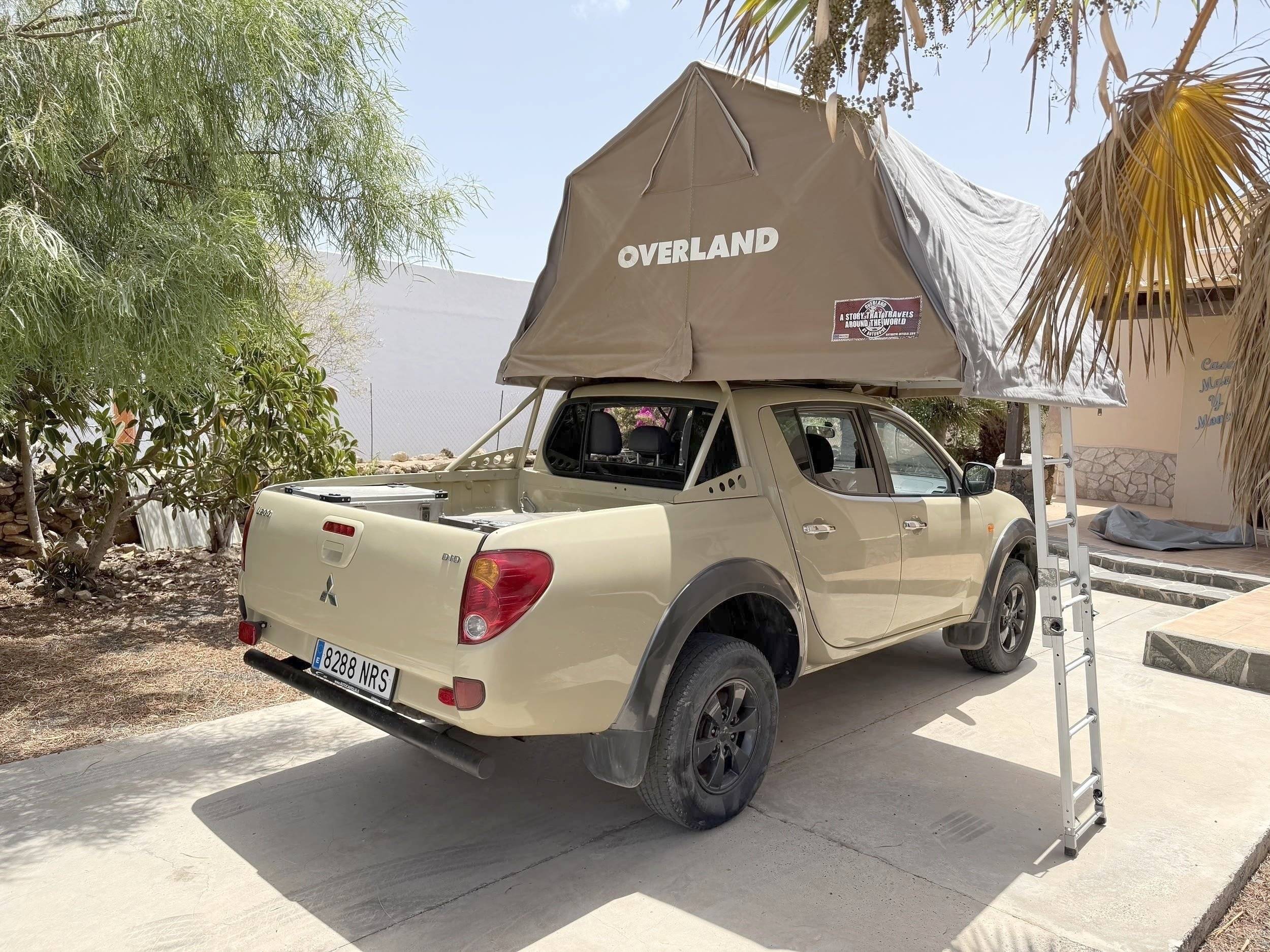 Área de jantar Mitsubishi L200 - Yescapa