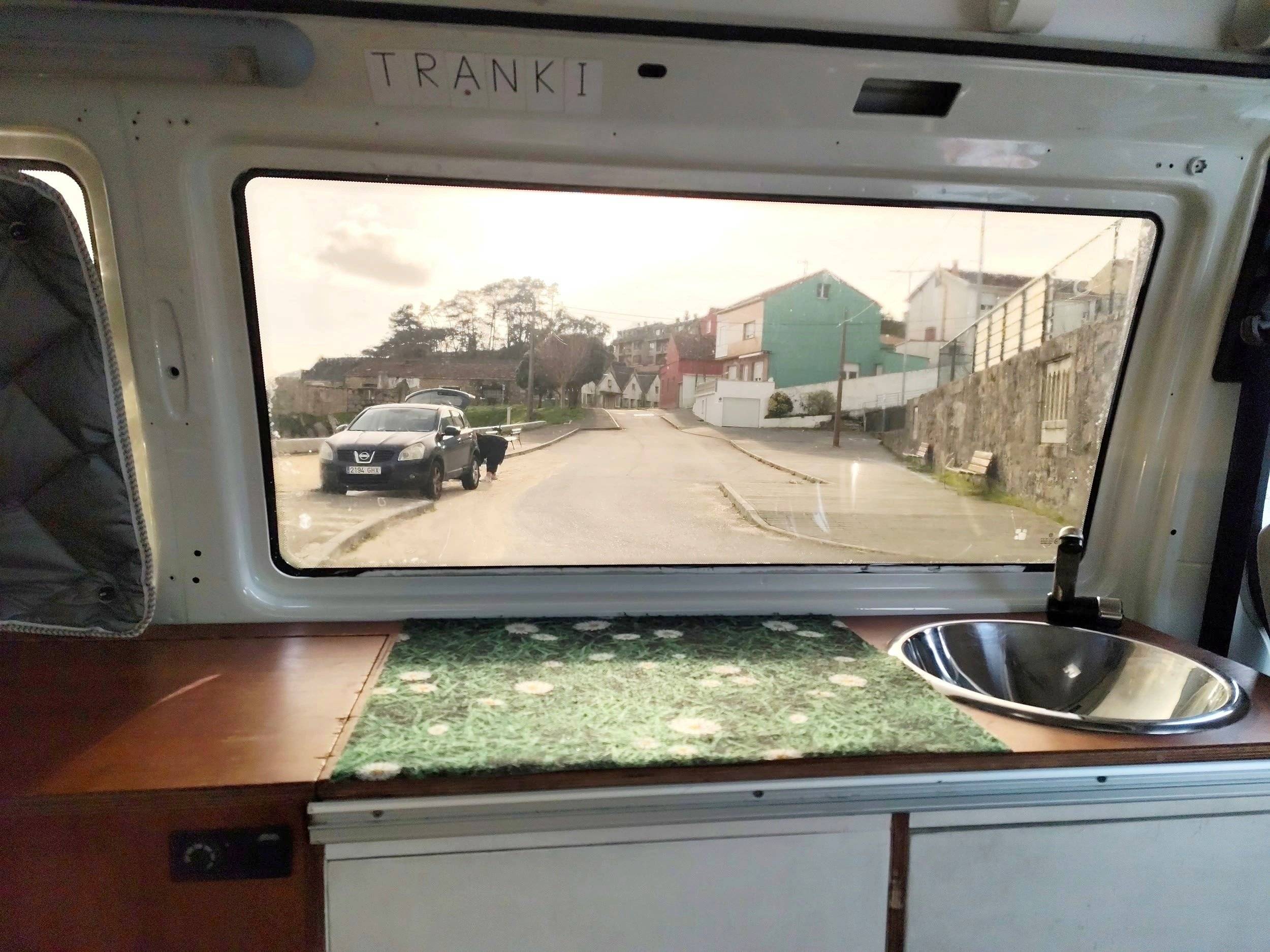 Área de jantar Volkswagen Transporter t4 - Yescapa