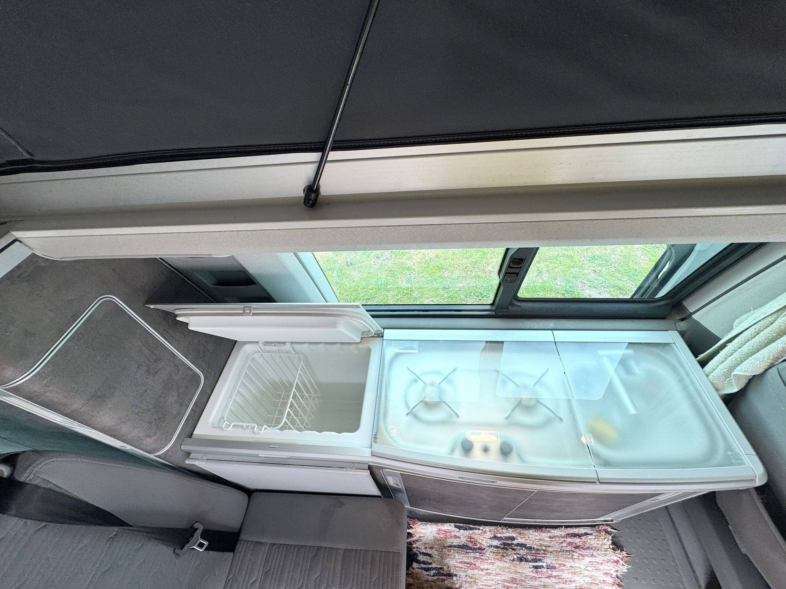 Kitchenette Volkswagen California - Yescapa