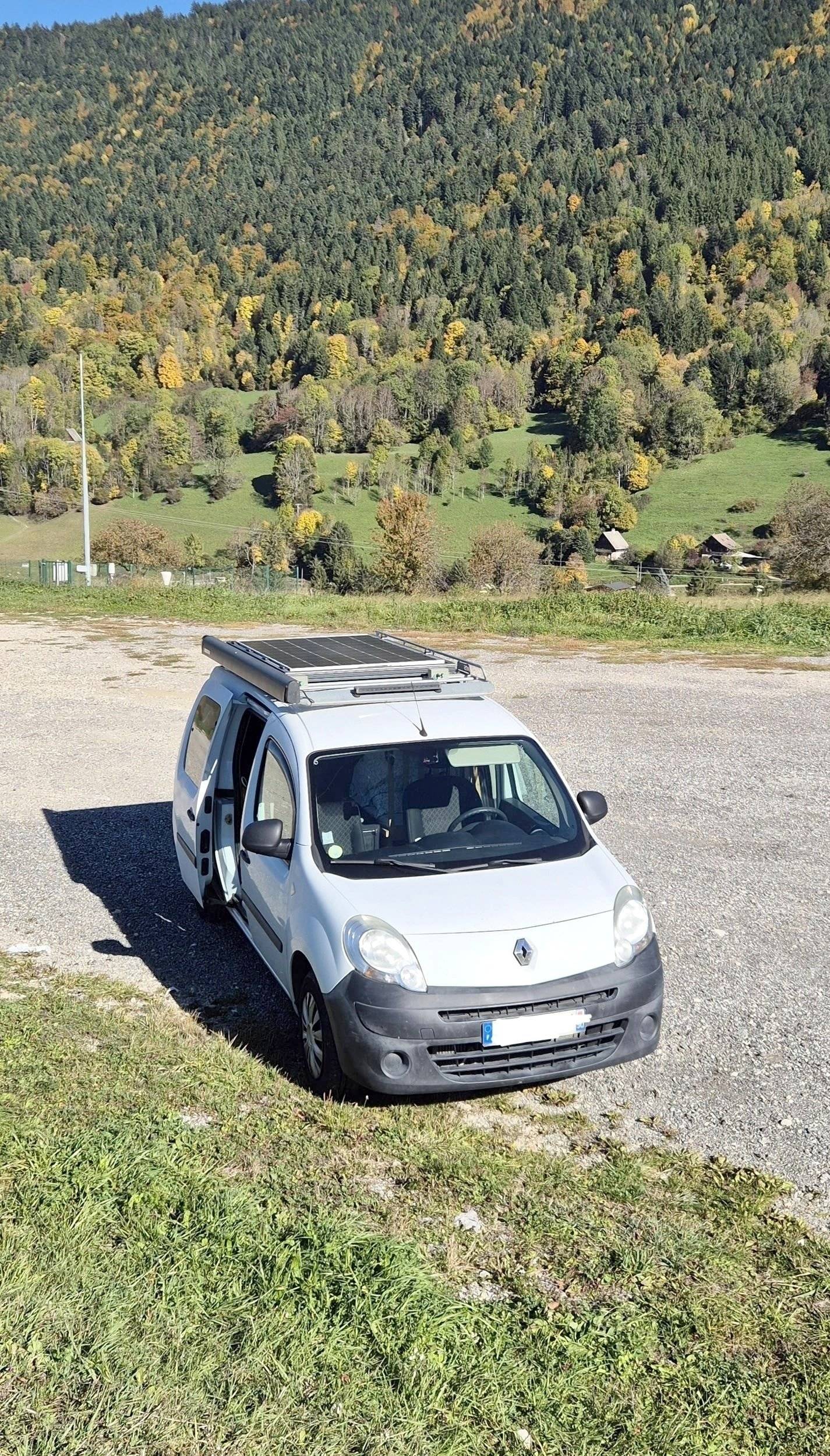 Voorkant 3/4 Renault kangoo 2 90CV - Yescapa