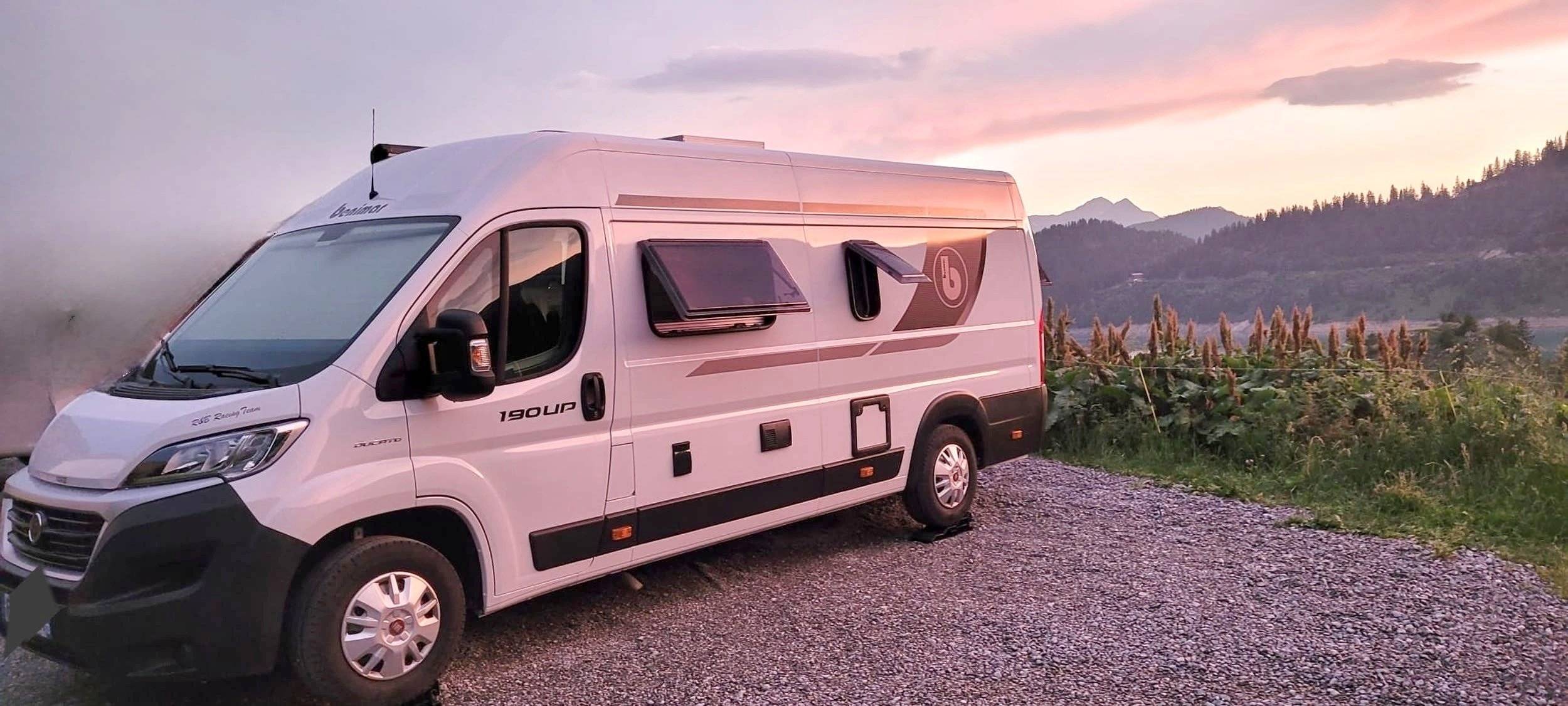 Vista del vehículo ángulo delantero Fiat Ducato 2,3 l Multijet 130 ch. - Yescapa