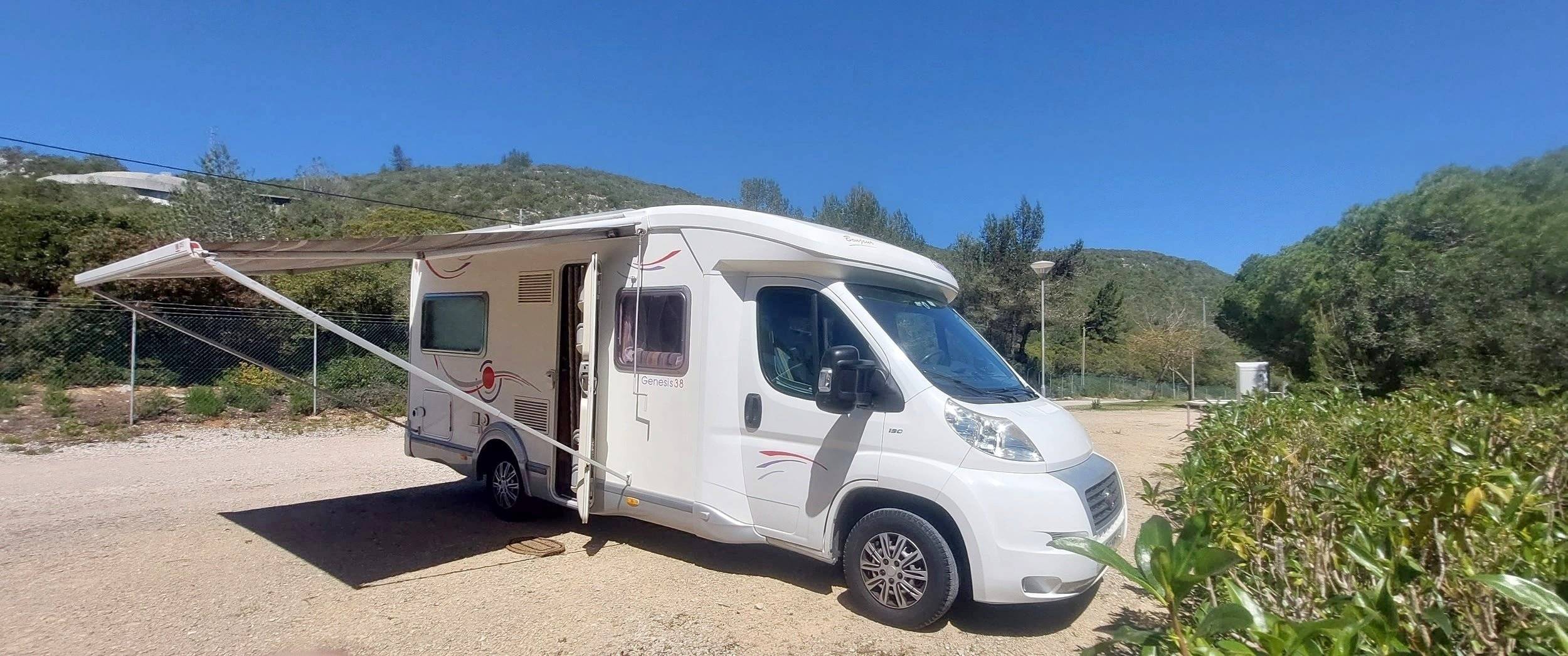 Vista frontale a ¾ Fiat FIAT DUCATO - Yescapa
