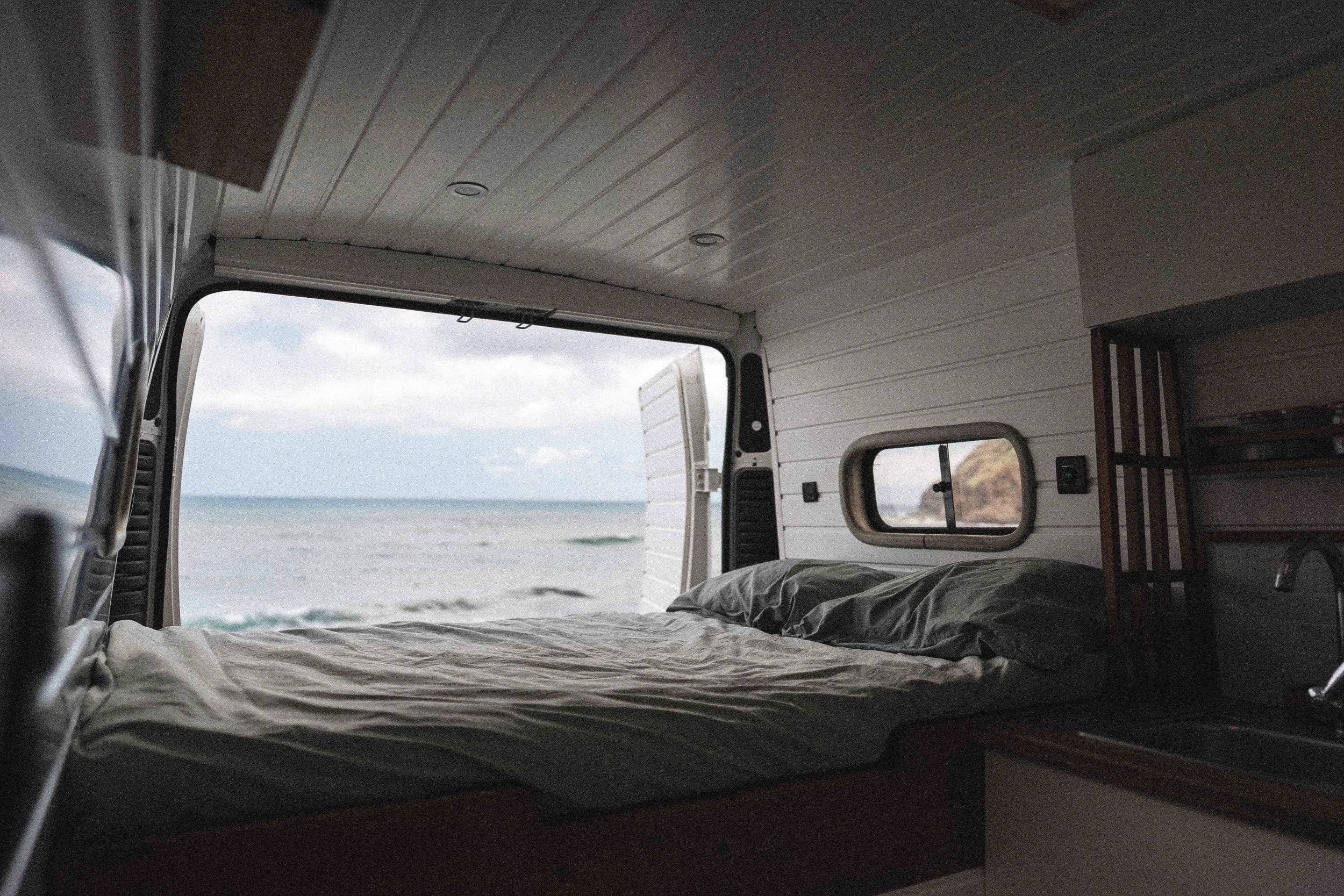 Vue avant de 3/4 Citroën Jumper 2,2 l 120ch - Yescapa