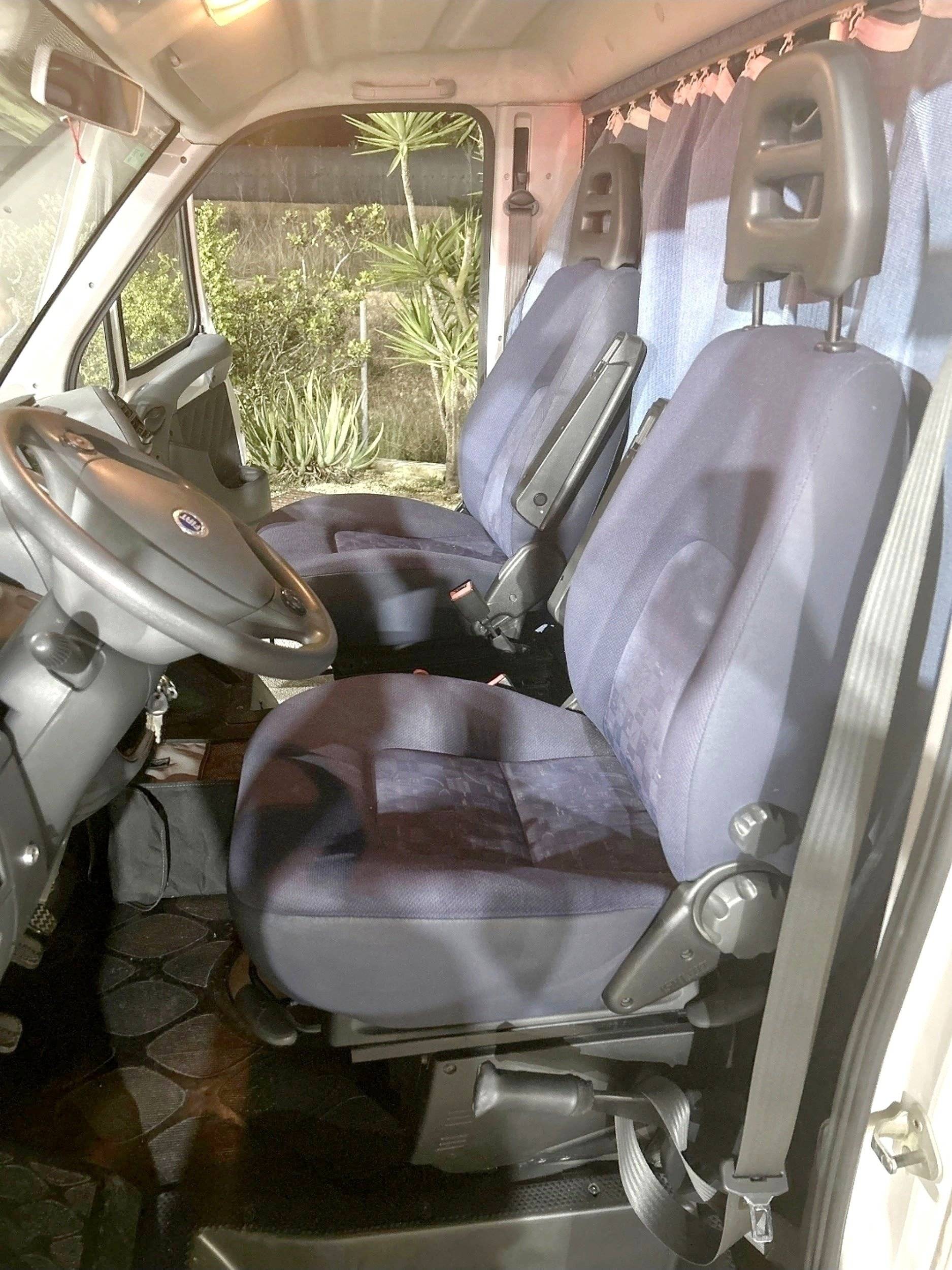 Vista de 3/4 Fiat DUCATO - Yescapa