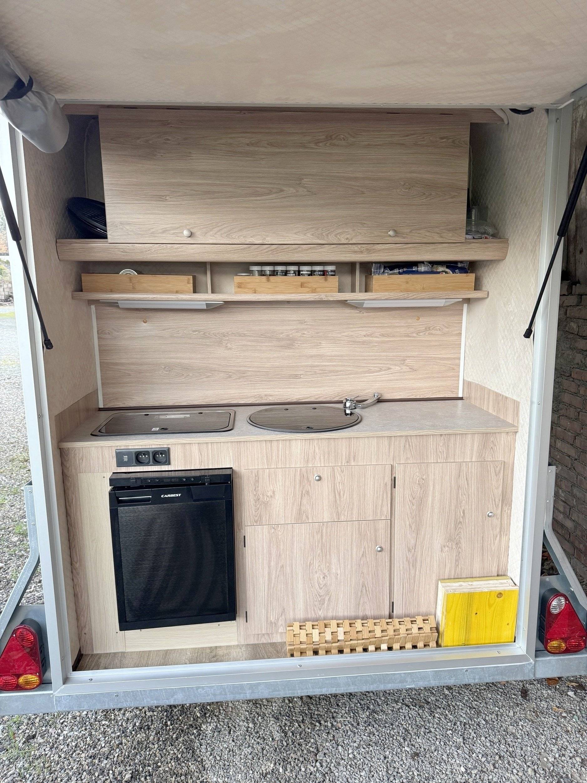 Volkswagen Caddy 2,0 l 102 ch