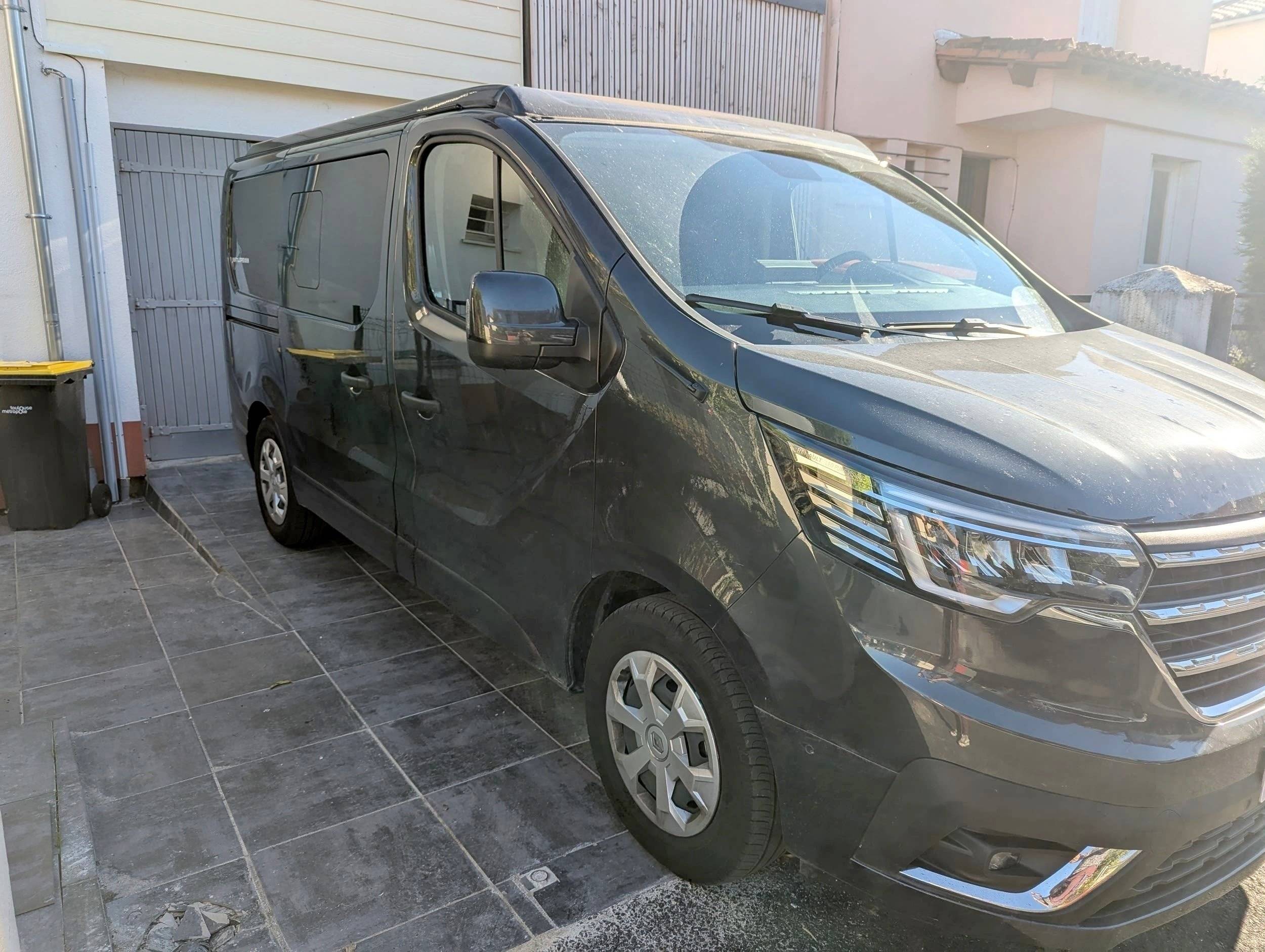 Renault RENAULT TRAFIC III EDC DCI 150 L1H1 2.8T