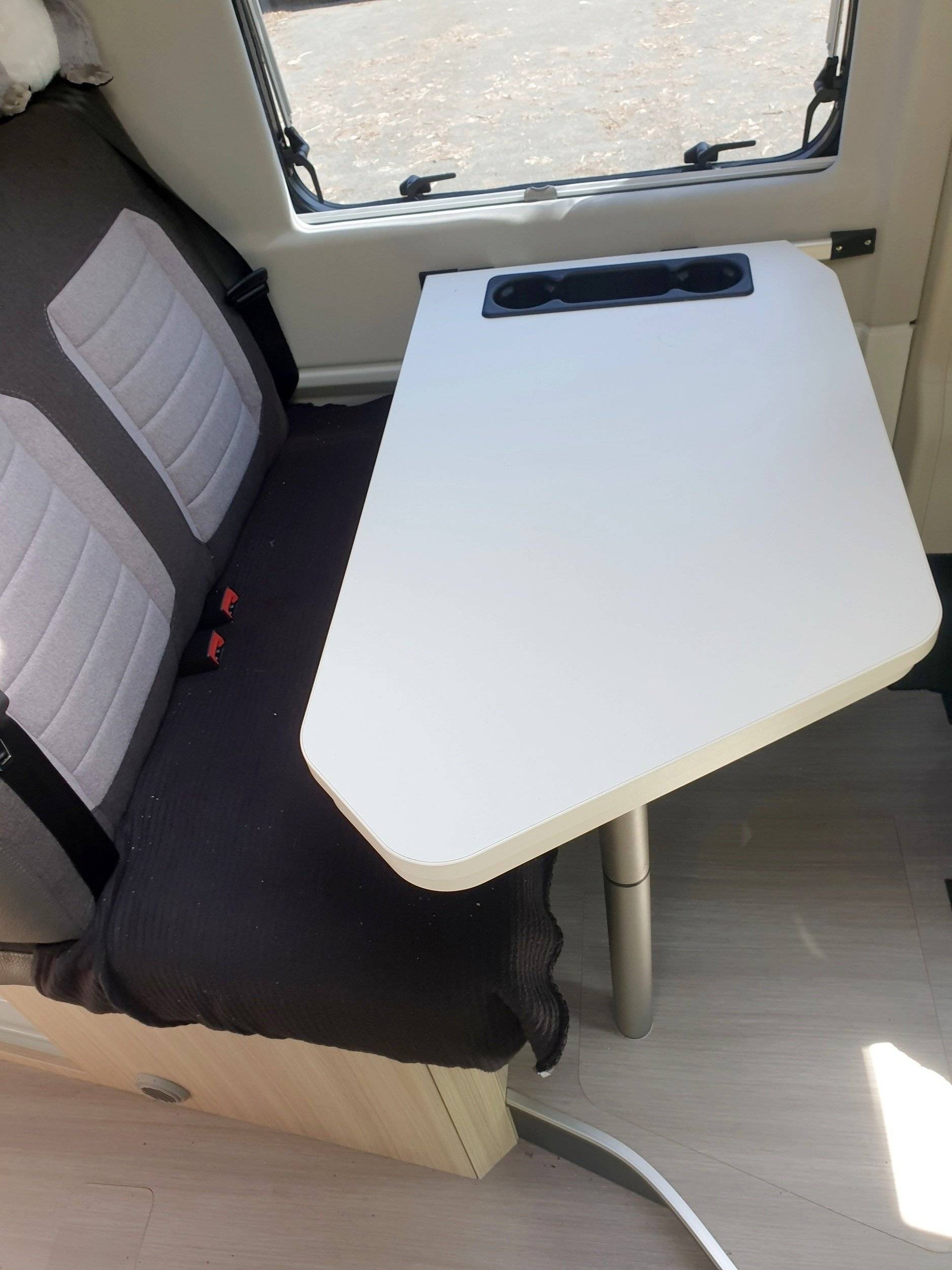 Área de jantar Fiat 2,3 l 130 ch - Yescapa