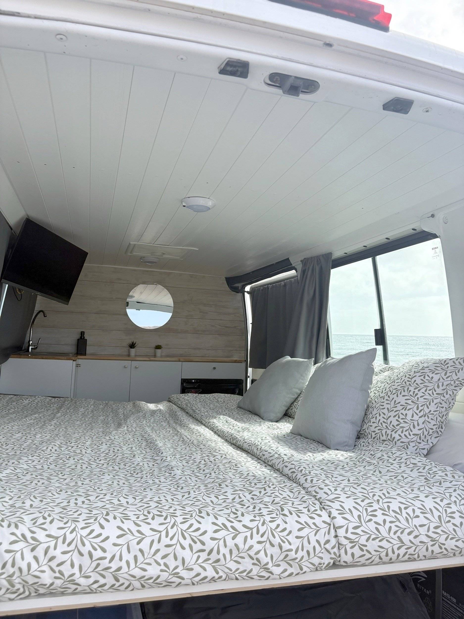 Berth Iveco Daily - Yescapa