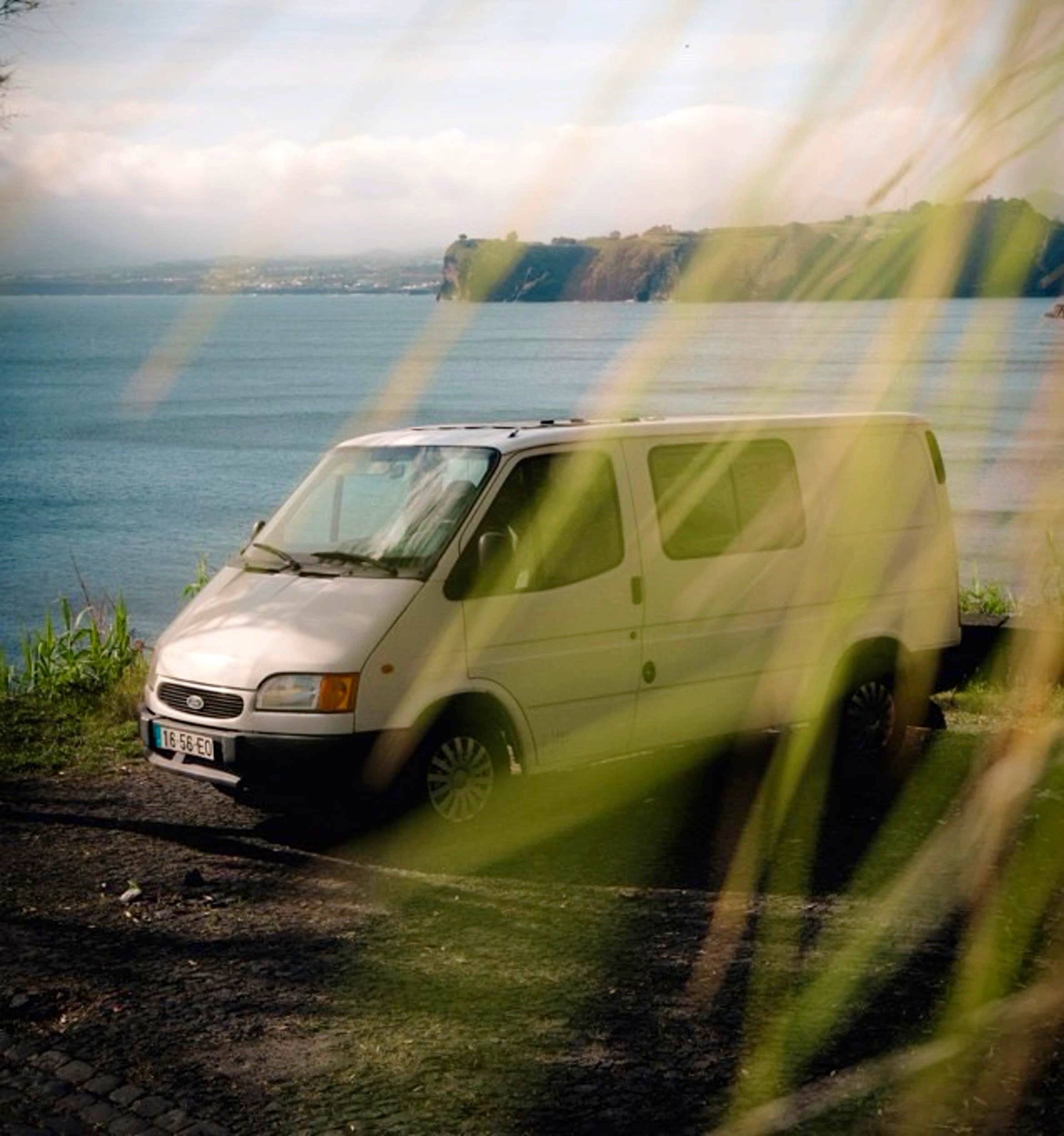 Front view from 3/4 Ford - Yescapa
