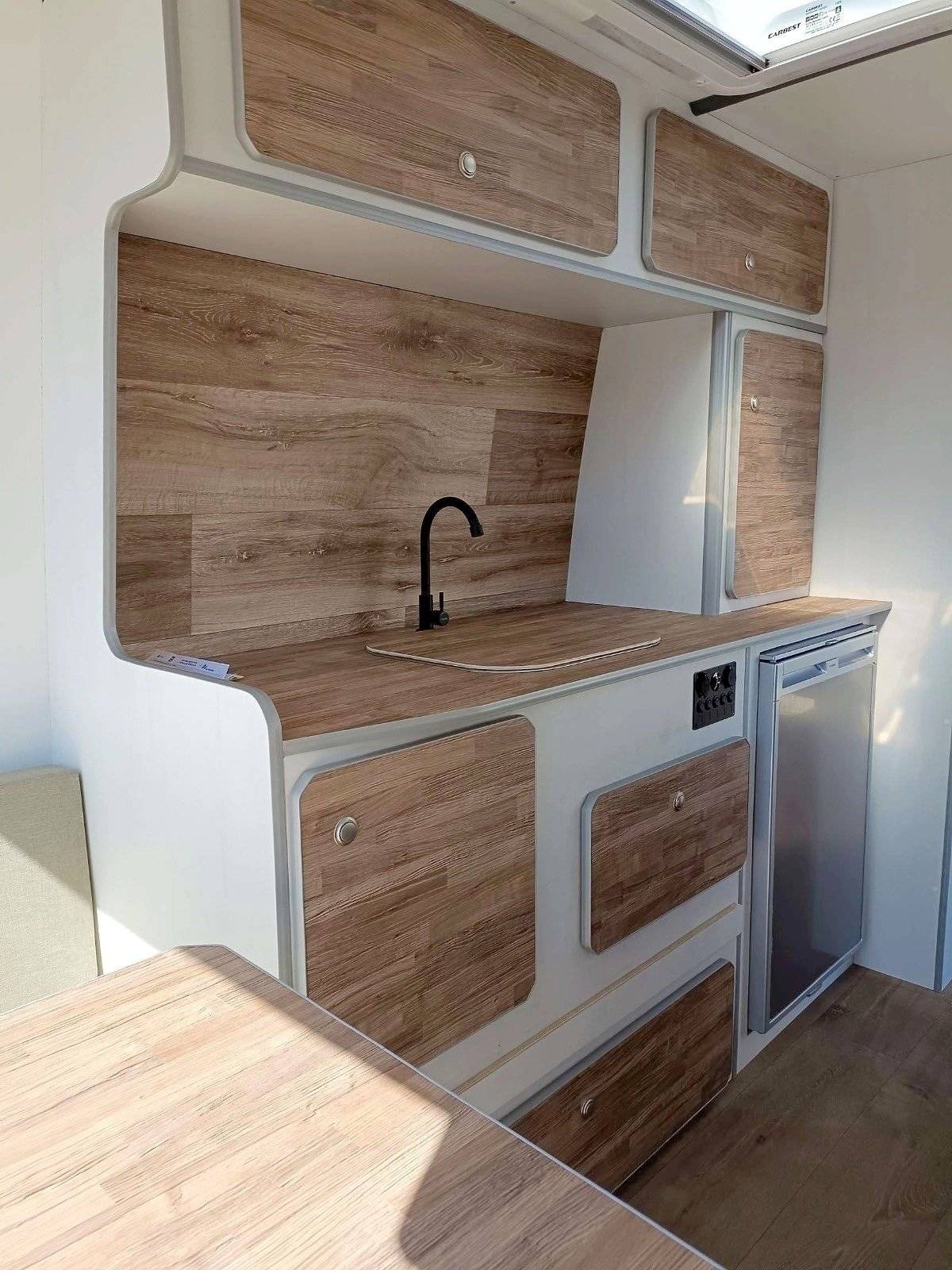 Kitchen Iveco Daily 2,3 l 126 ch - Yescapa