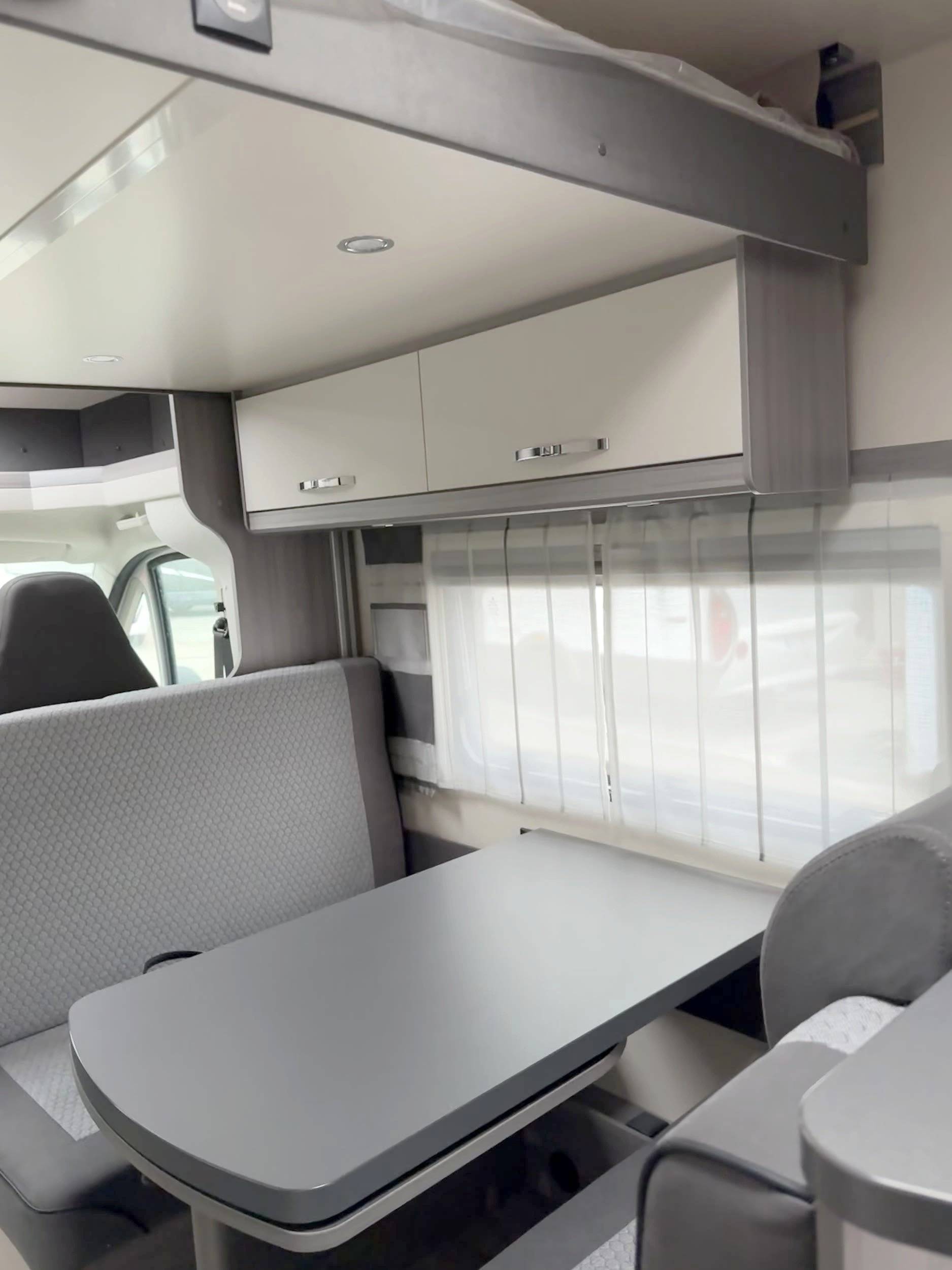 Dining Area Citroën Citroën jumper 140 cv - Yescapa