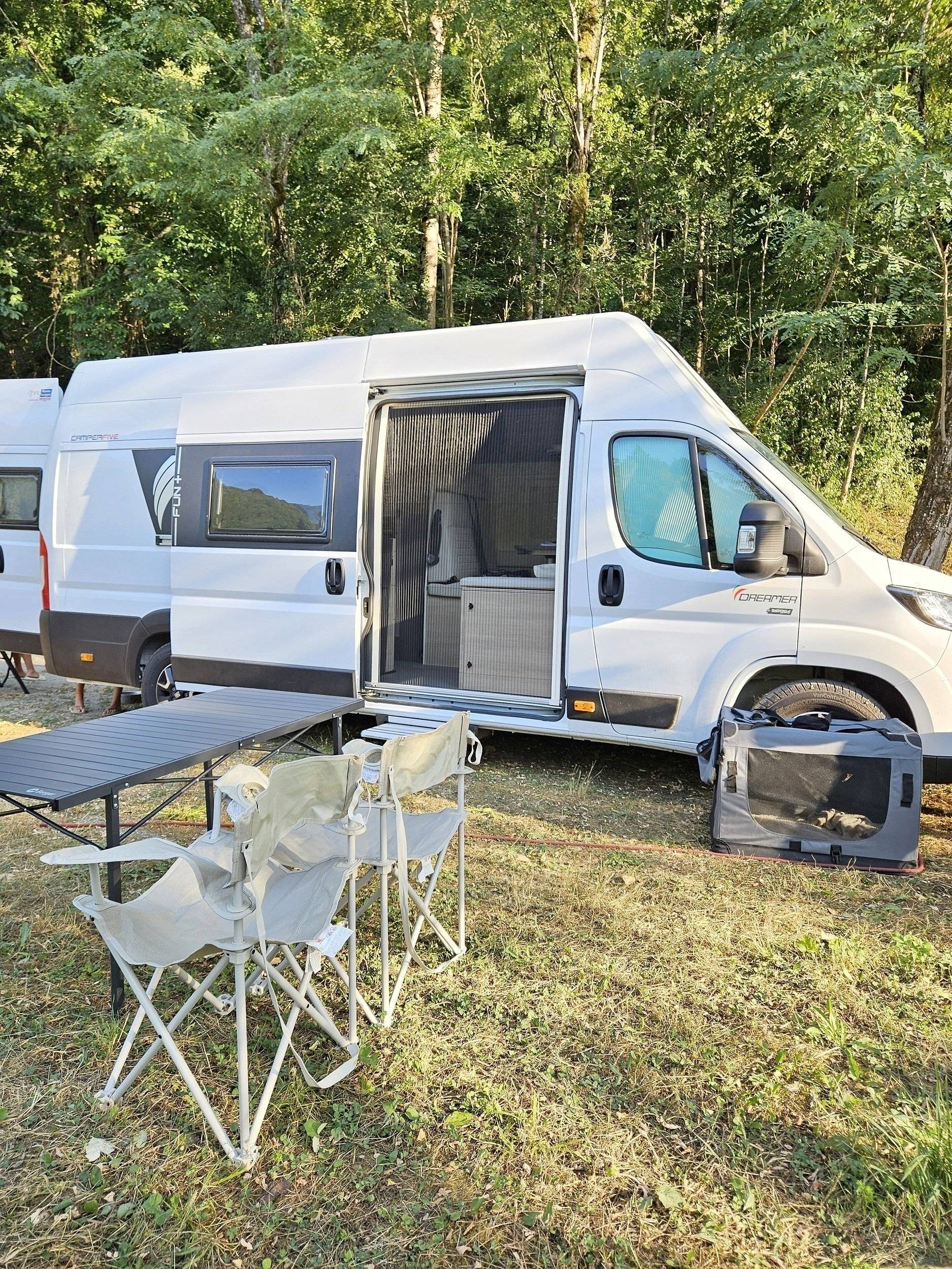 Vue avant de 3/4 Fiat Fiat ducato 140cv - Yescapa