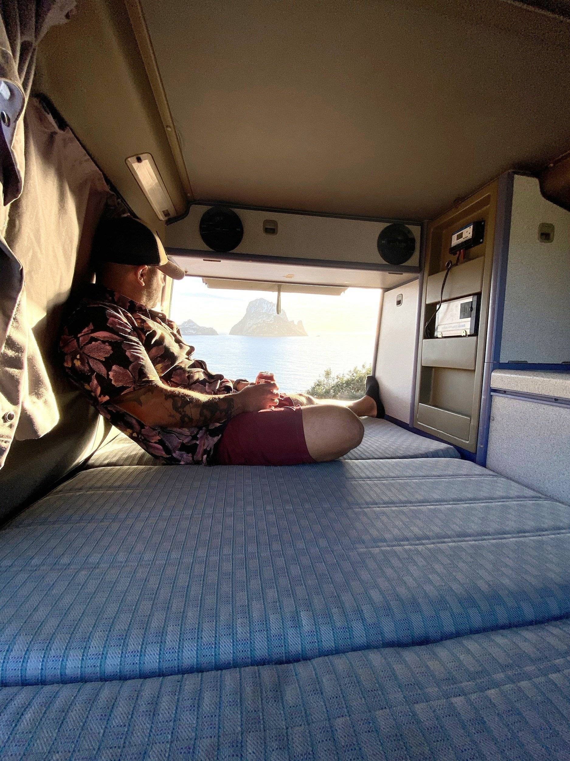 Berth Volkswagen 2,4 D - Yescapa