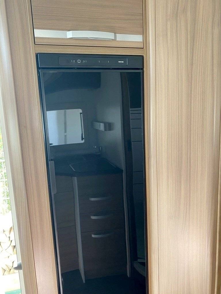 Adria Coral XL Axess 670 SL