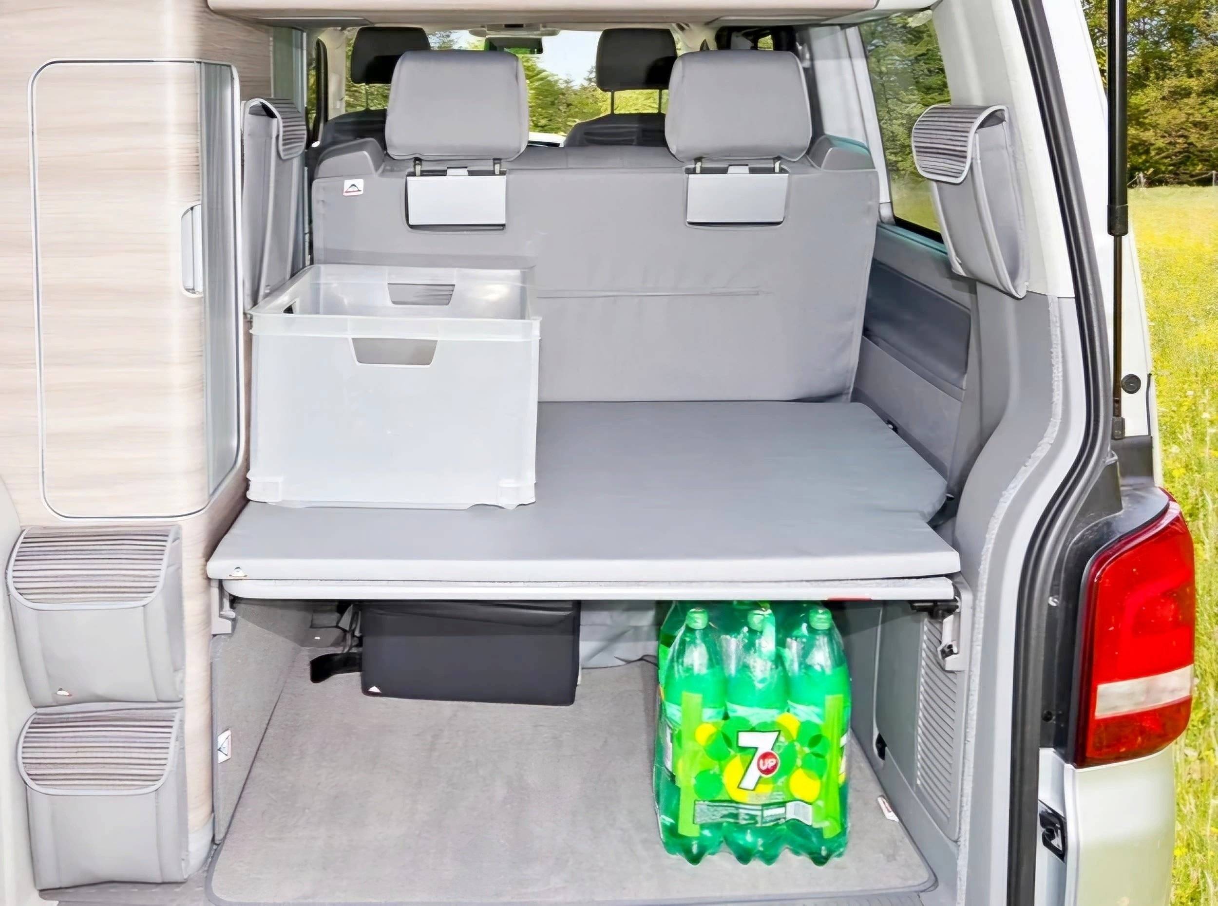 Berth Volkswagen T5 2,5l 174 ch - Yescapa