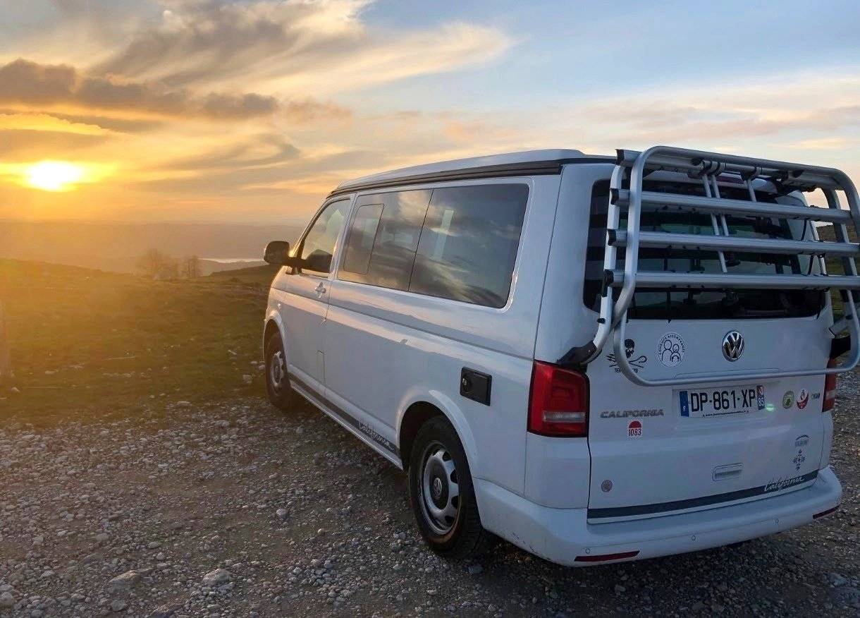 Front view from 3/4 Volkswagen 2,0 l 140 ch - Yescapa