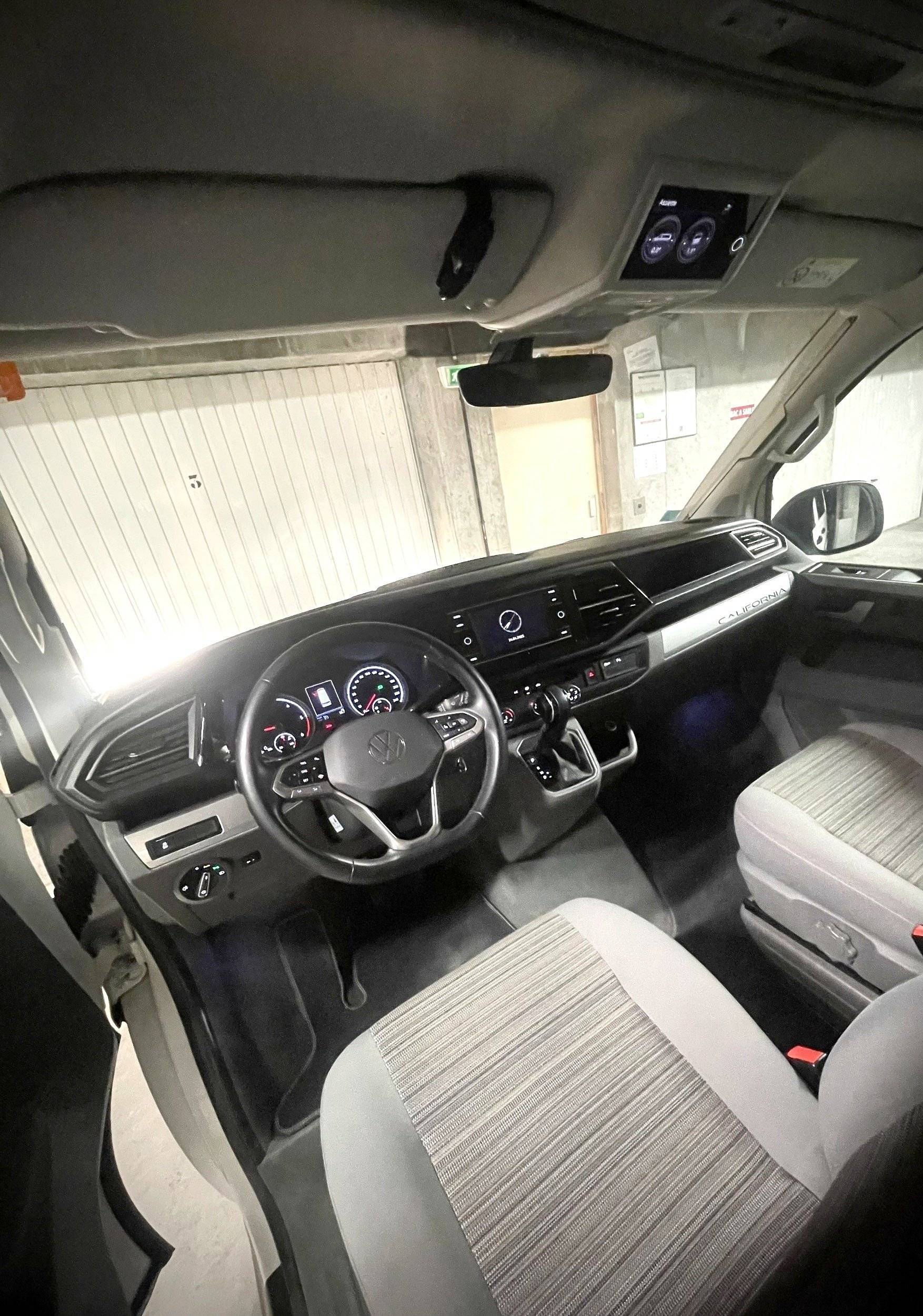 Volkswagen T6 California Coast