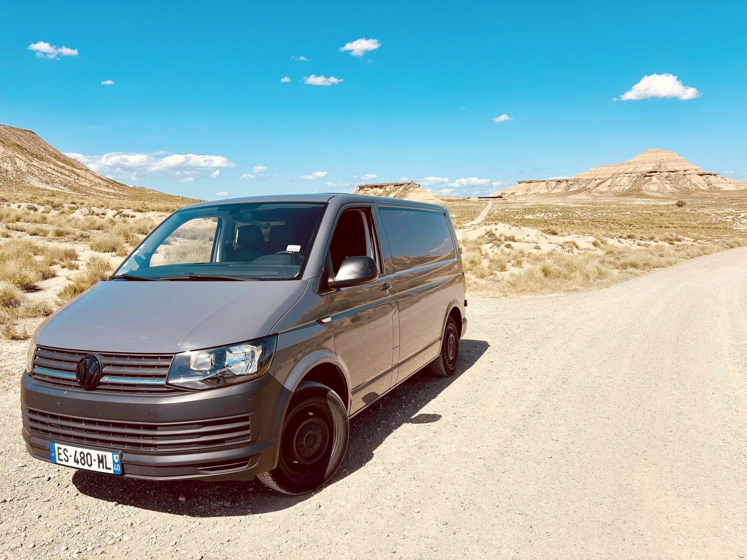 Vista del vehículo ángulo delantero Volkswagen 2,0 l 140 ch - Yescapa
