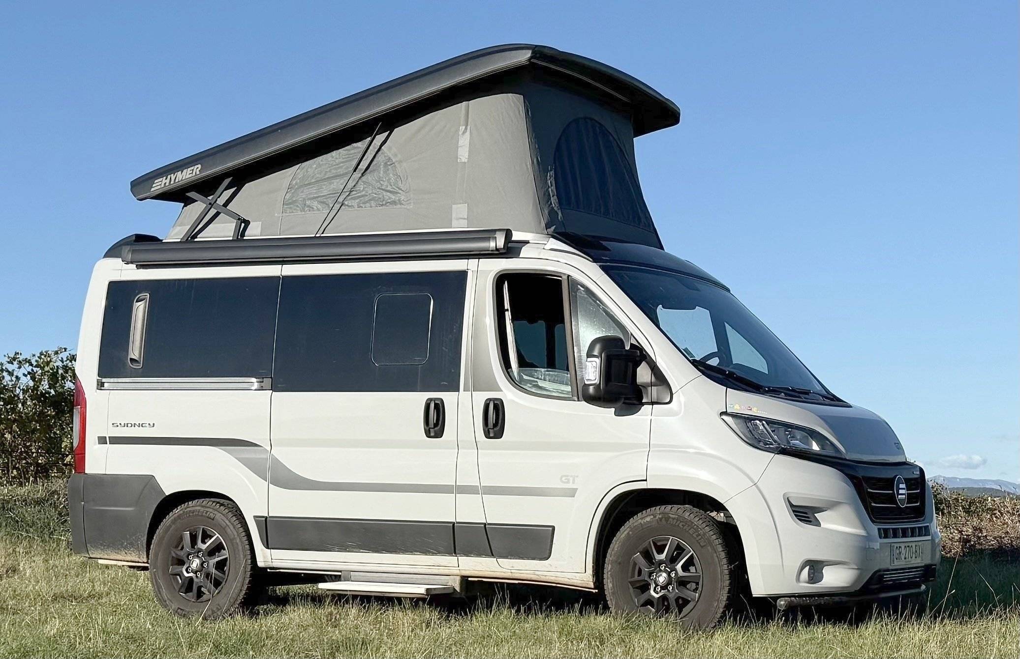 Vue avant de 3/4 Fiat Ducato 2,2 160cv - Yescapa